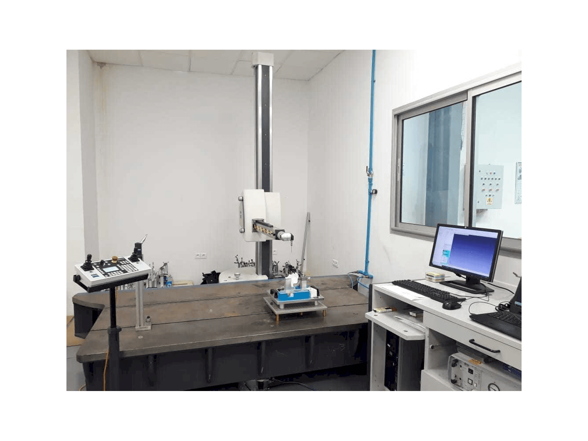 ZEISS Carmet CNC Mašinos vaizdas iš priekio