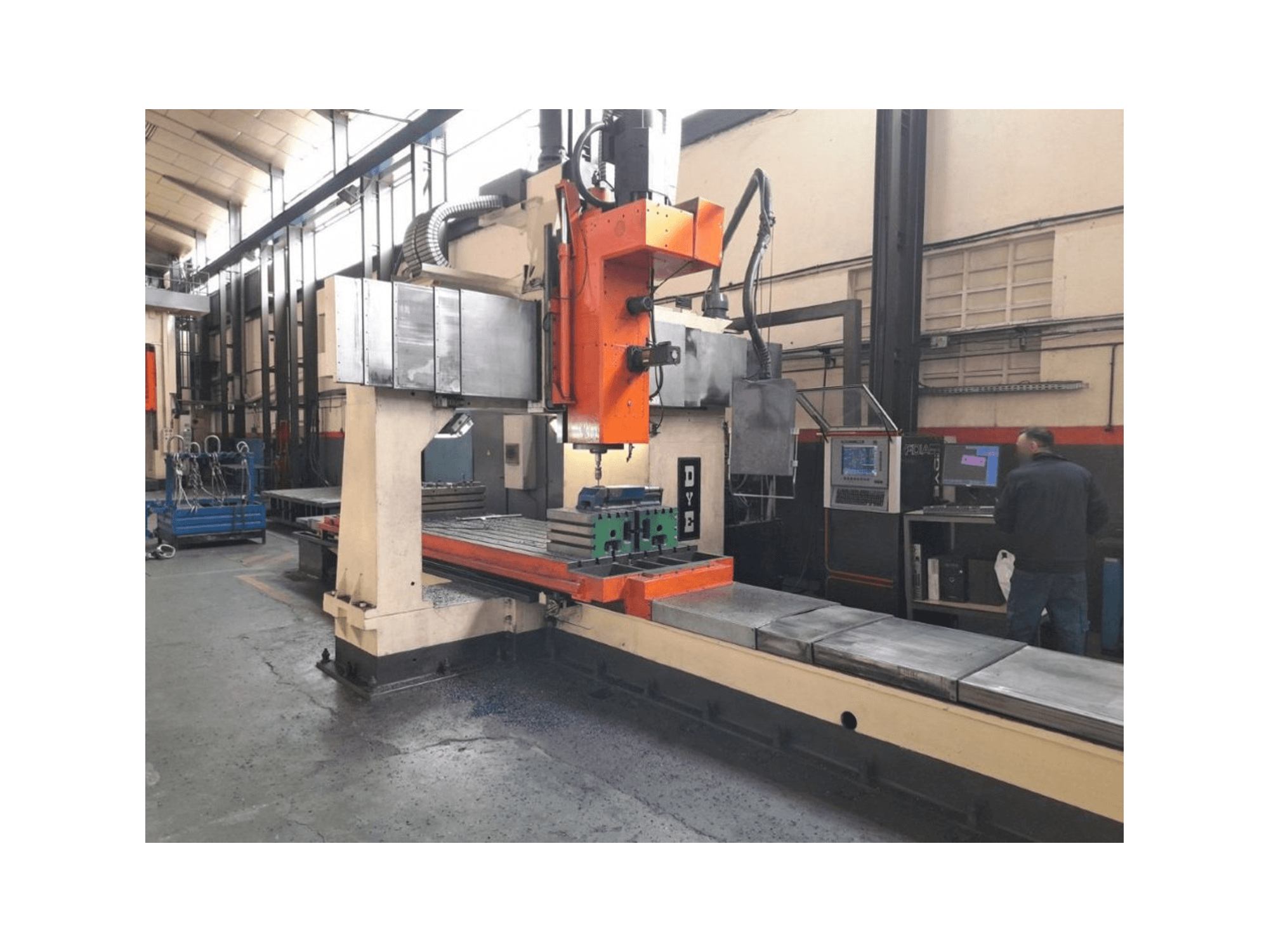 DYE FBF-C-N/C Mašinos vaizdas iš priekio