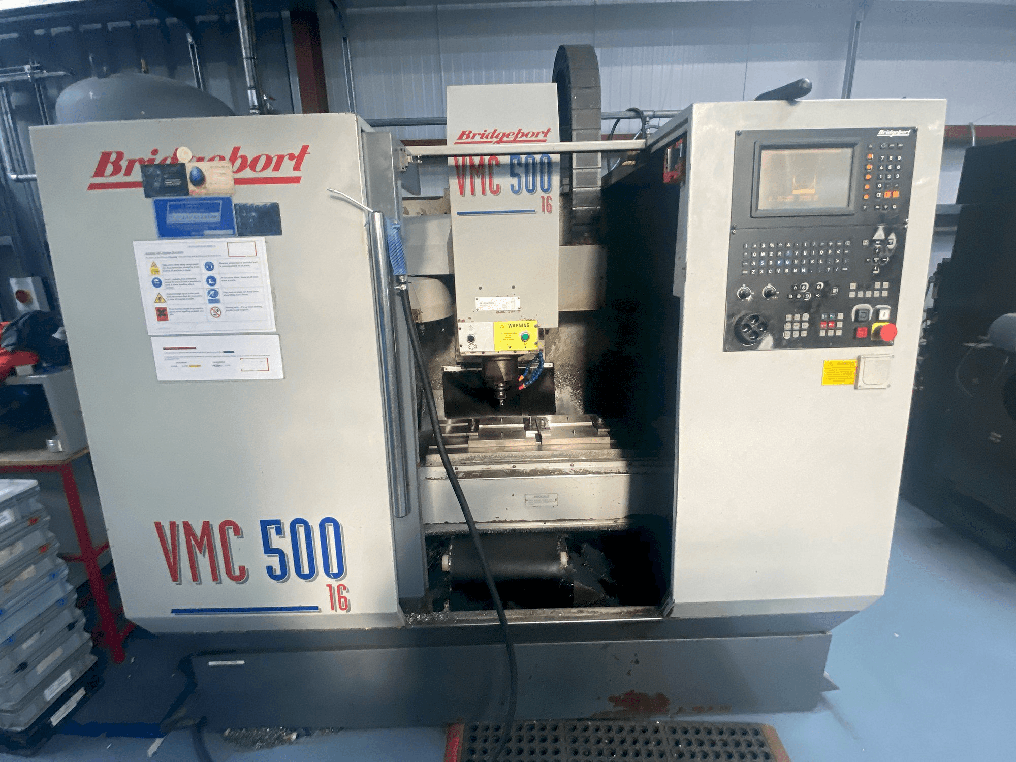 Bridgeport VMC 500/16 Mašinos vaizdas iš priekio