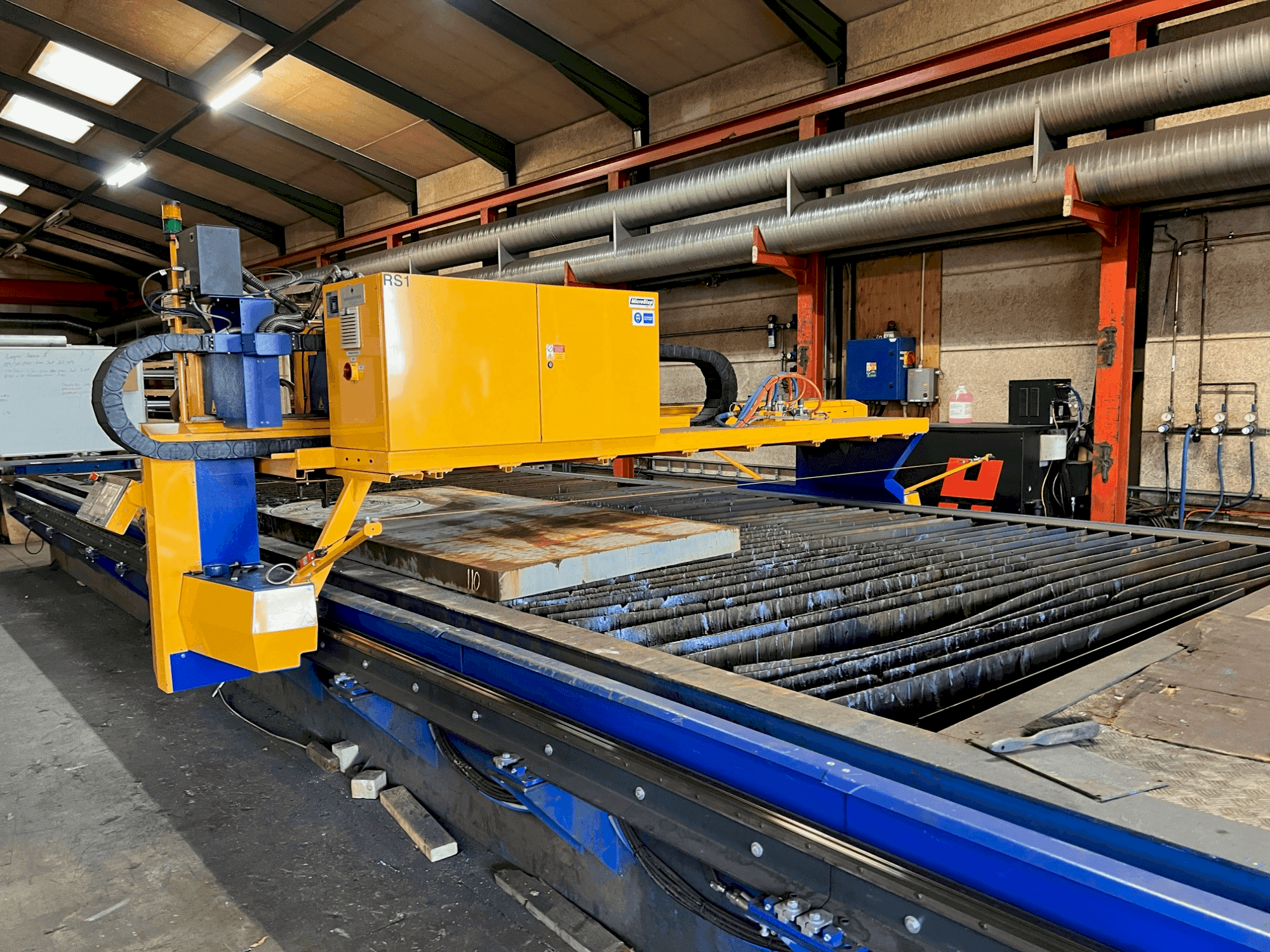 MicroStep MasterCut X 9001.30PG Mašinos vaizdas iš priekio