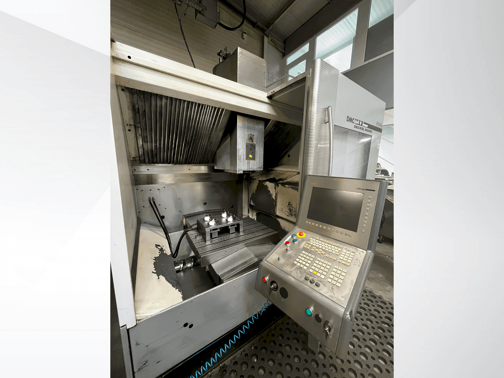 DMG DECKEL MAHO DMC 64V linear Mašinos vaizdas iš priekio