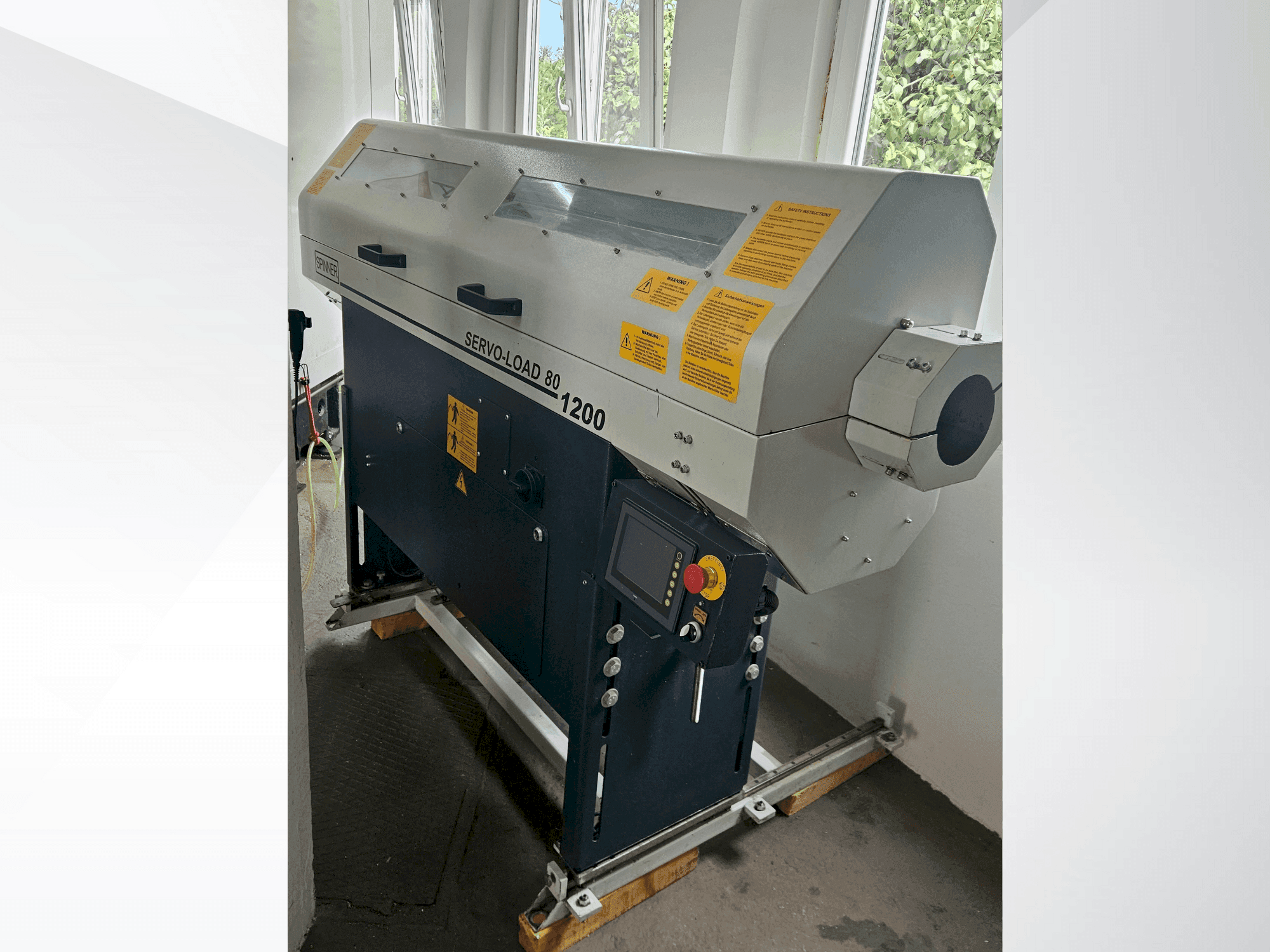 SPINNER SERVO-LOAD 80-1200 Mašinos vaizdas iš priekio