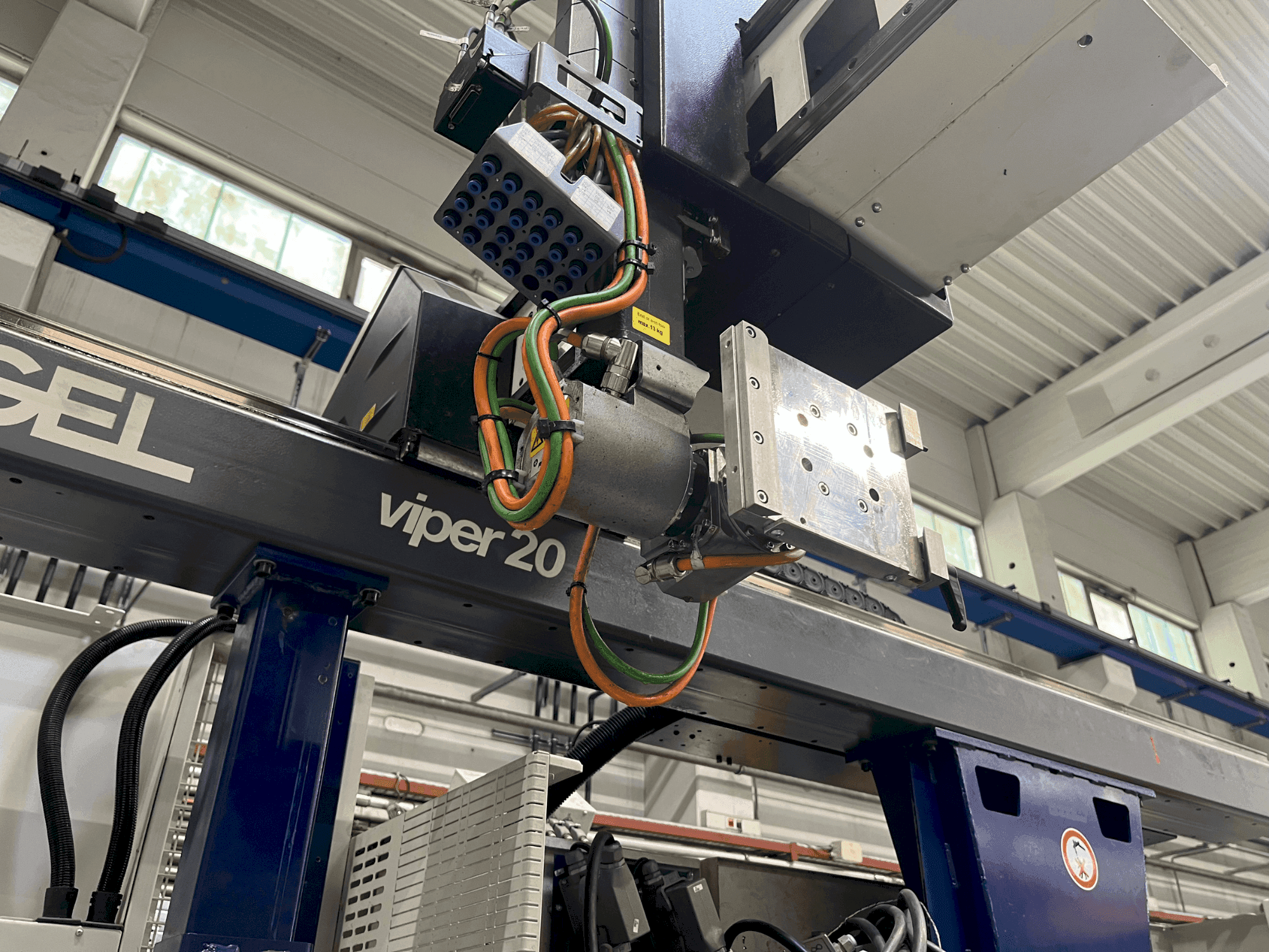 Engel Viper 20 Mašinos vaizdas iš priekio