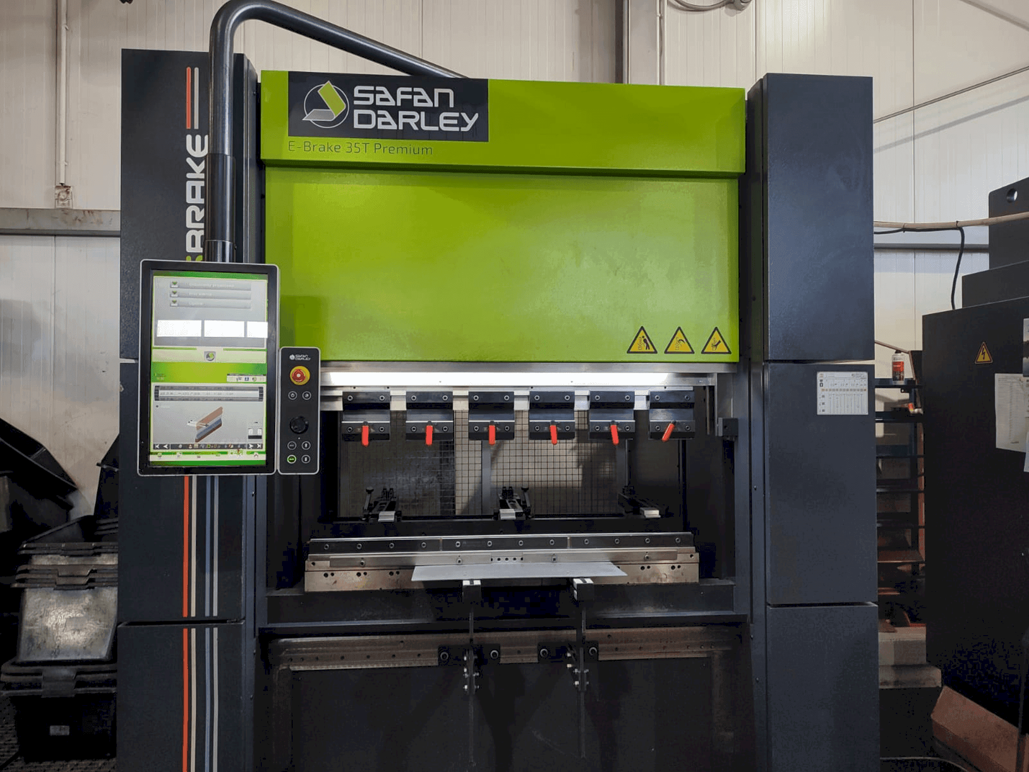 Safan E-Brake Premium 35-1250 Mašinos vaizdas iš priekio