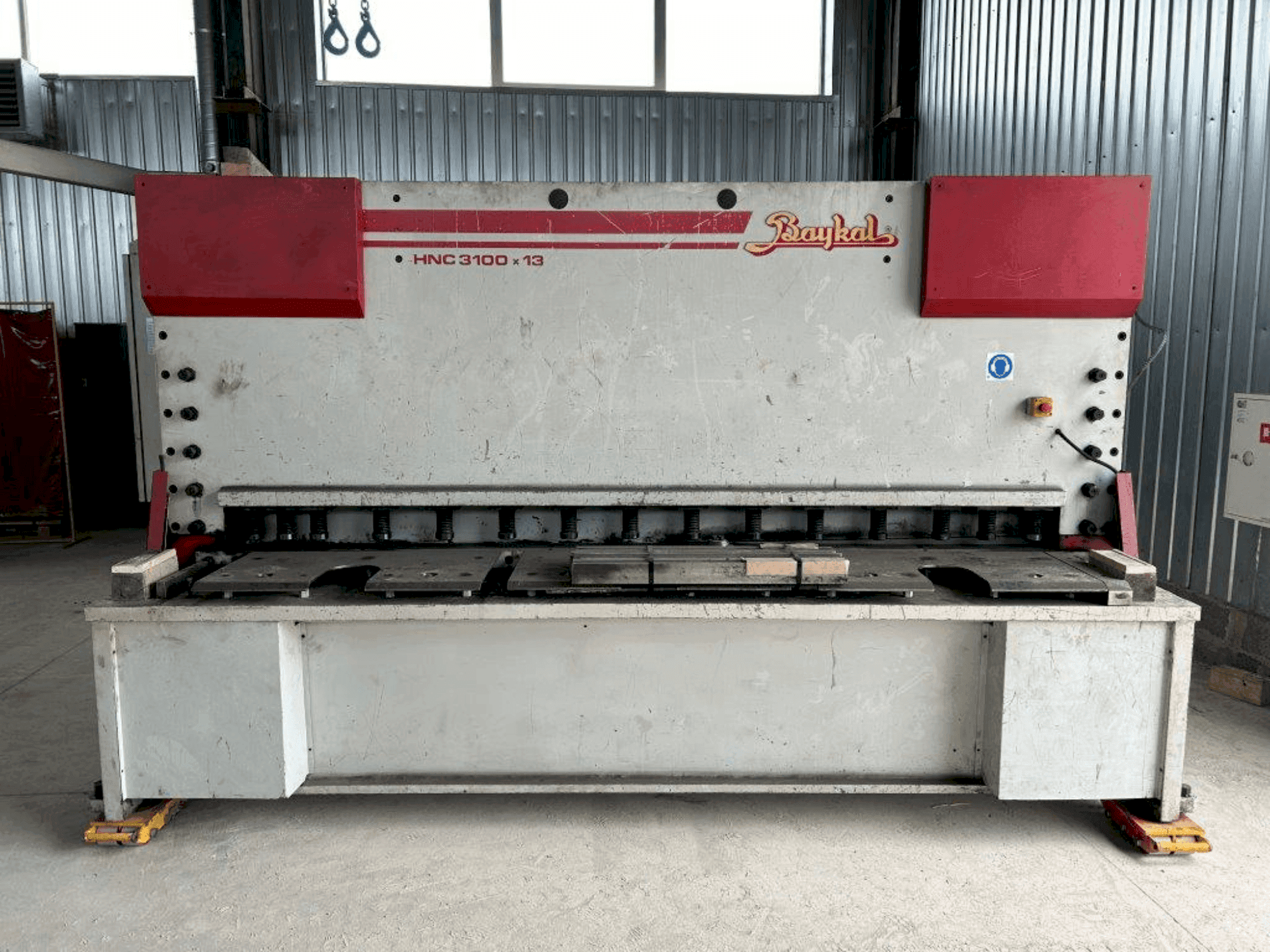 Baykal HNC 3100x13 Mašinos vaizdas iš priekio