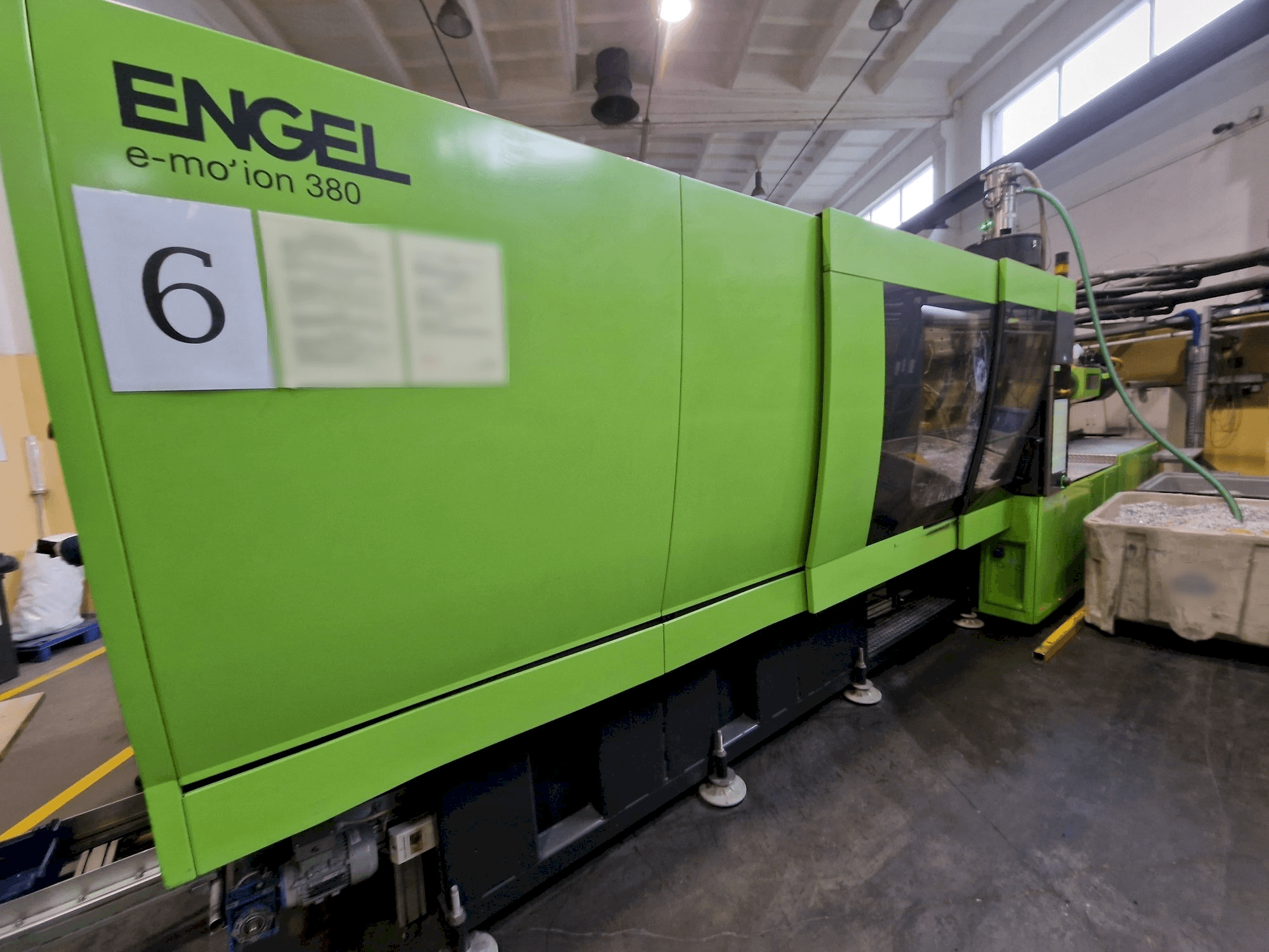 Engel e-motion 2440/380 T Mašinos vaizdas iš priekio