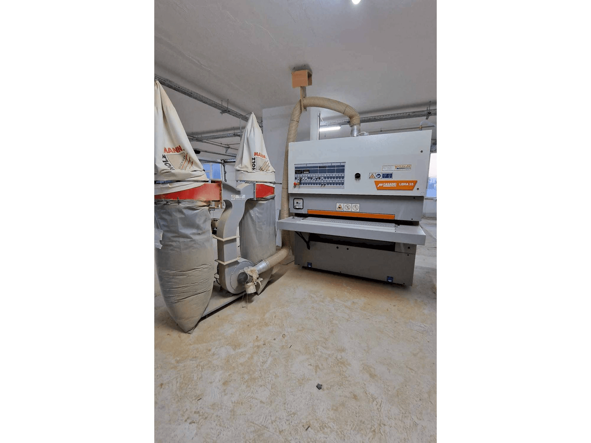 CASADEI LIBRA 35 Mašinos vaizdas iš priekio