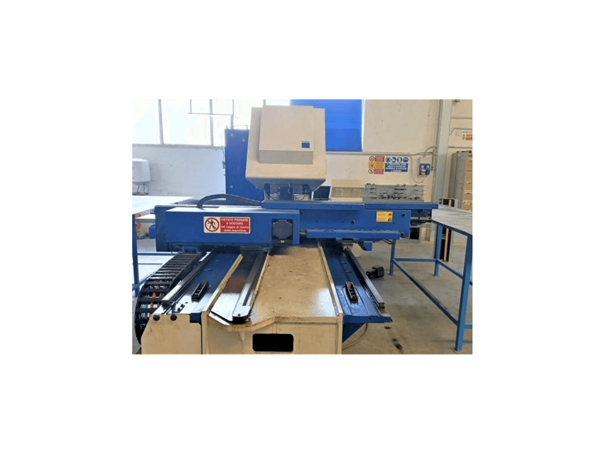 Trumpf rumatic 2000R Mašinos vaizdas iš priekio