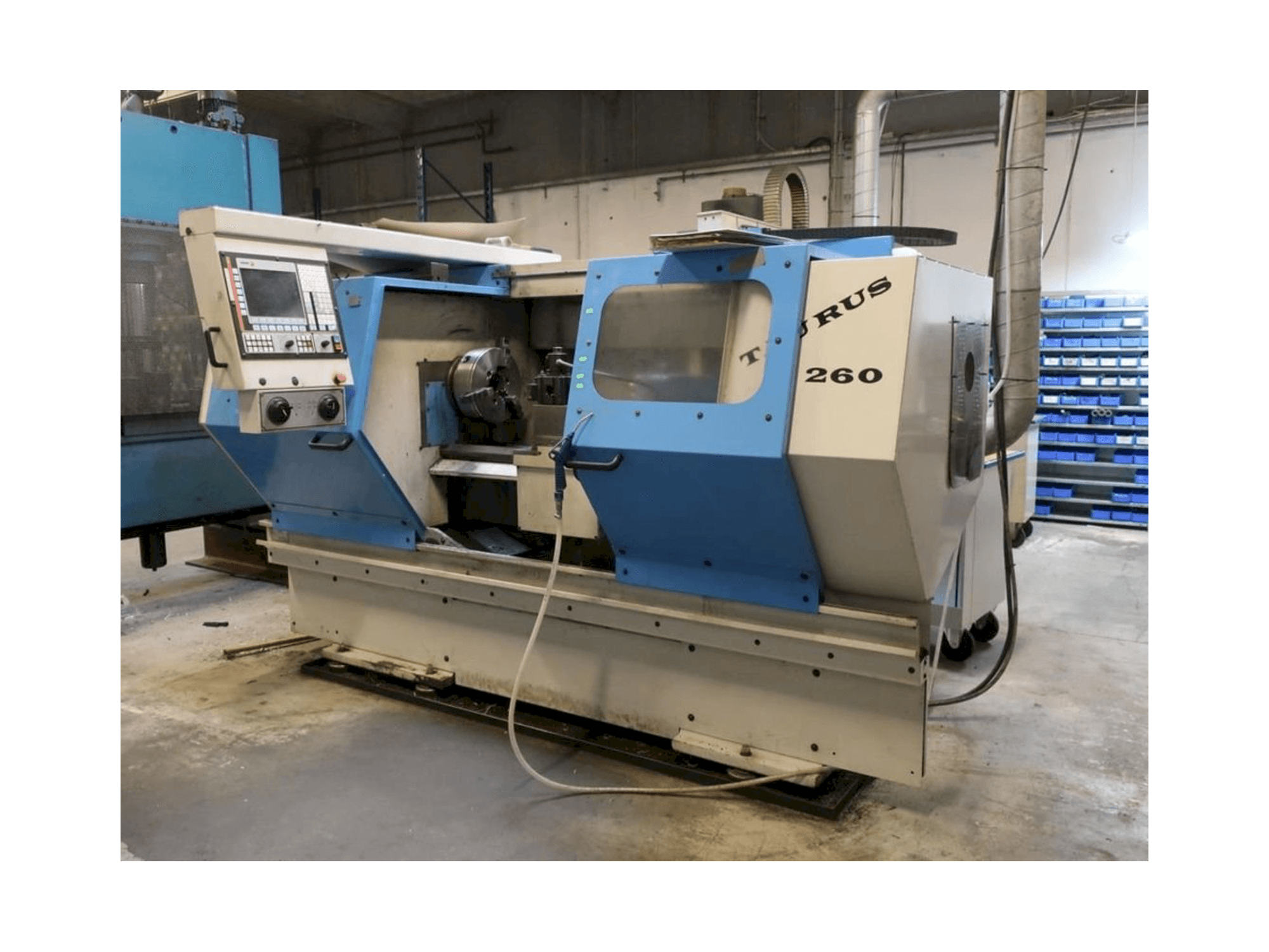 Pinacho Taurus 260 Mašinos vaizdas iš priekio