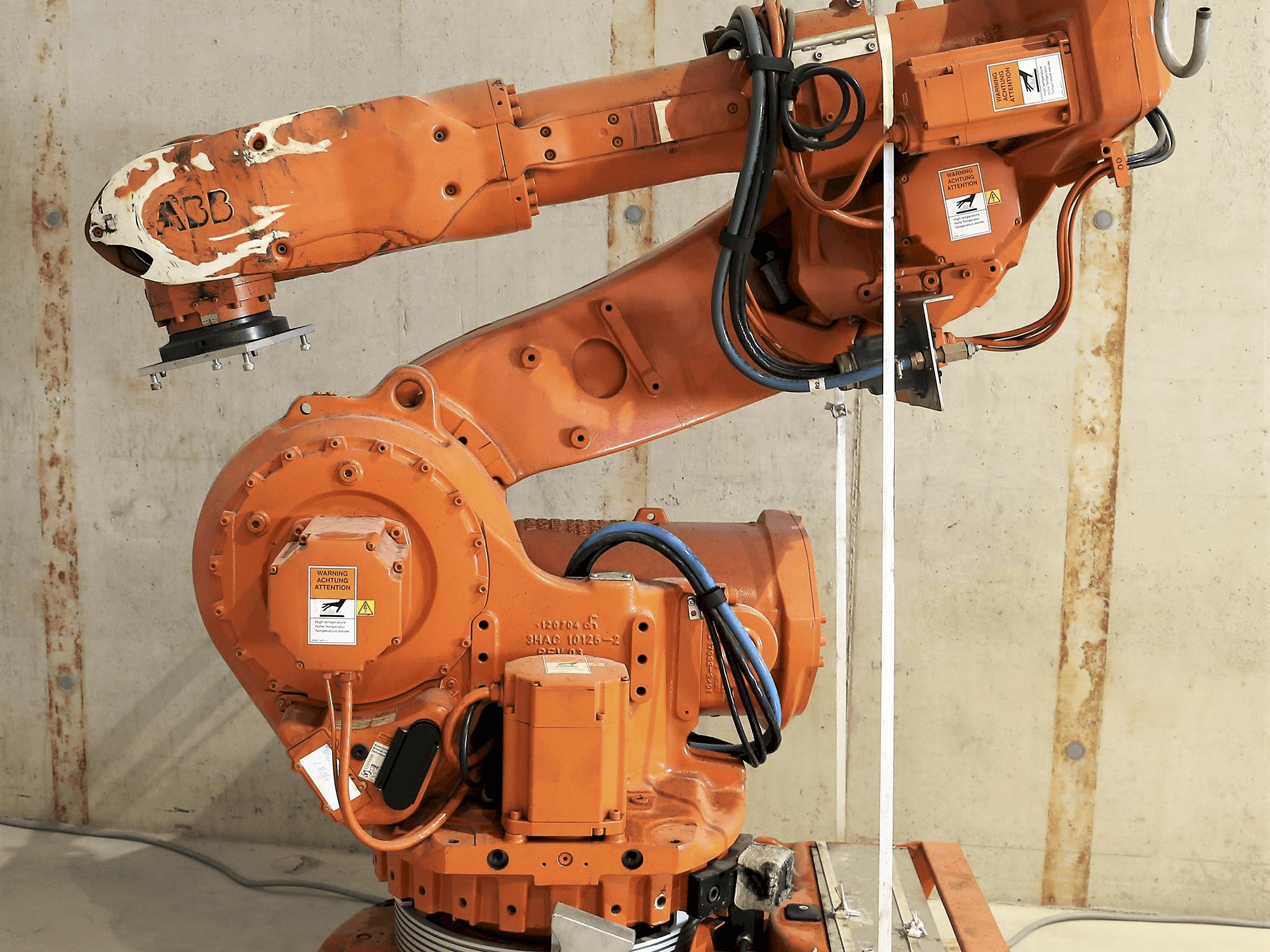 ABB Mašinos vaizdas6600 iš priekio