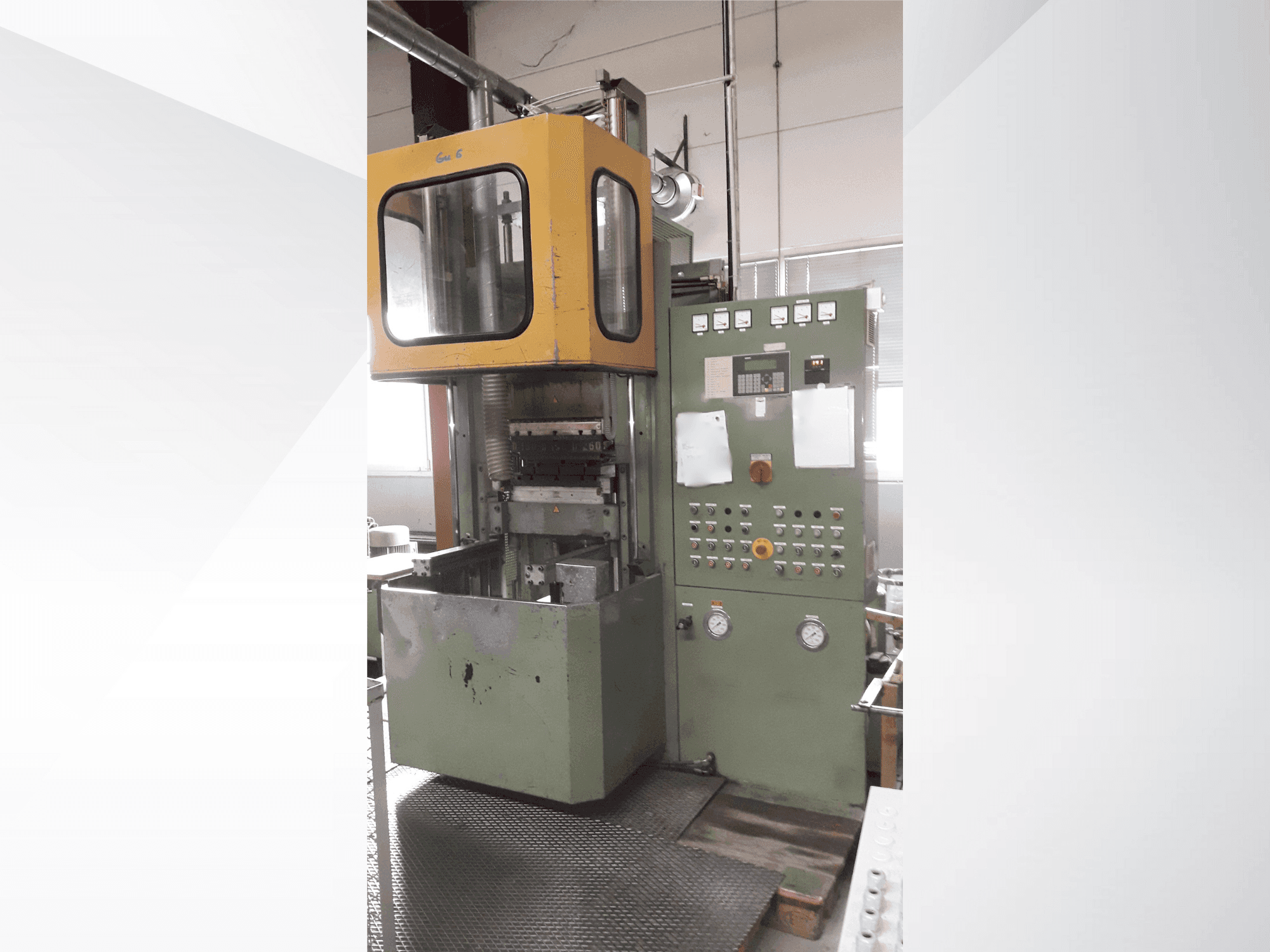 WICKERT WKP 2560/5/5 Mašinos vaizdas iš priekio