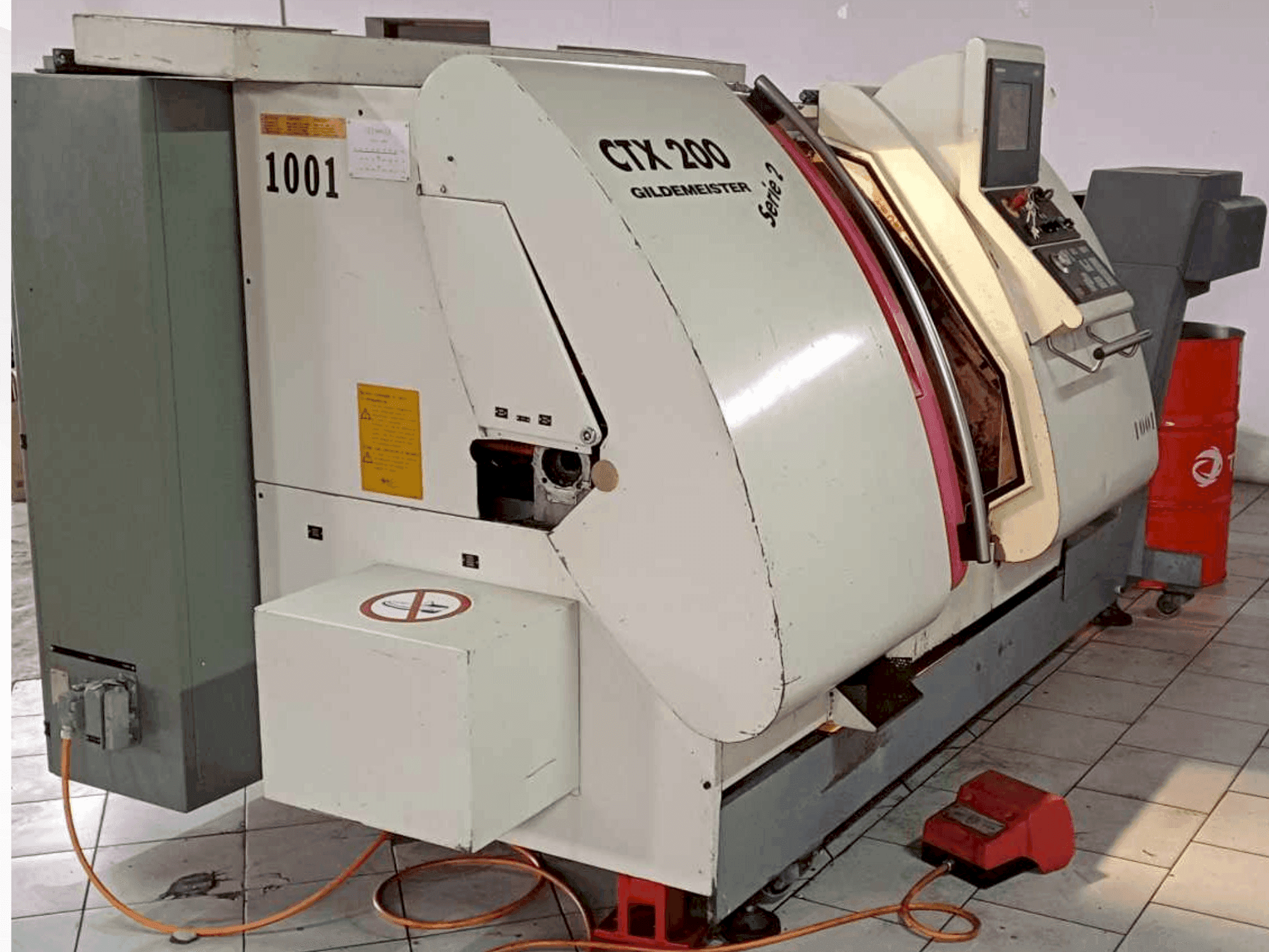 Gildemeister CTX 200 S2 Mašinos vaizdas iš priekio