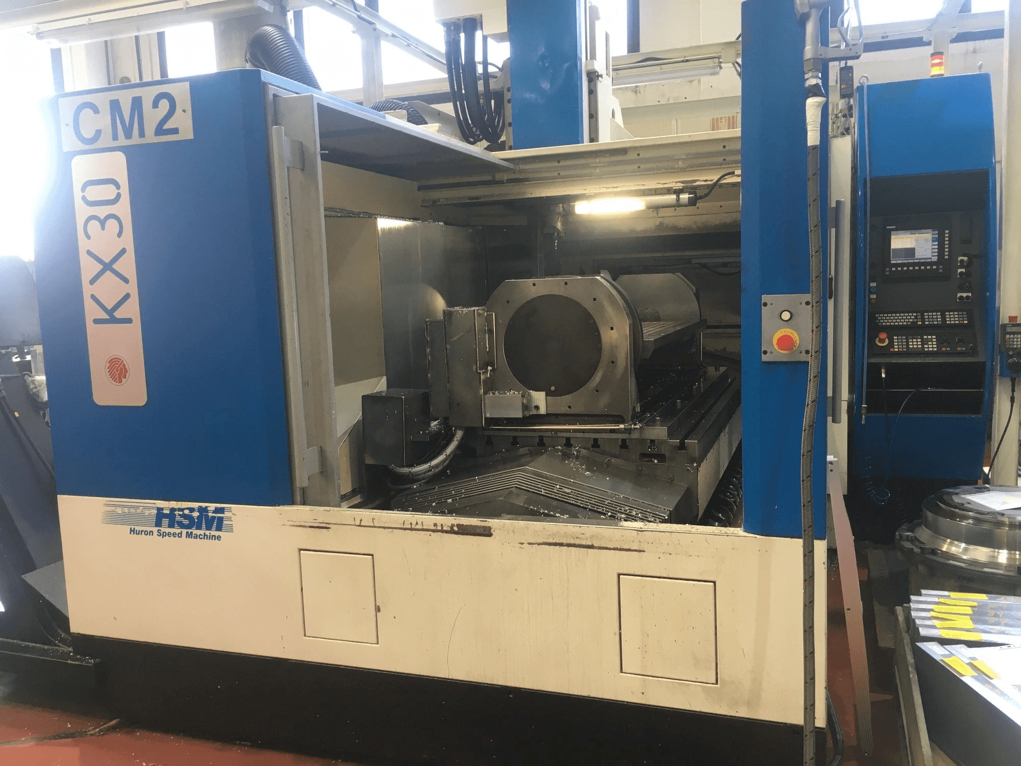 Huron KX30 Mašinos vaizdas iš priekio