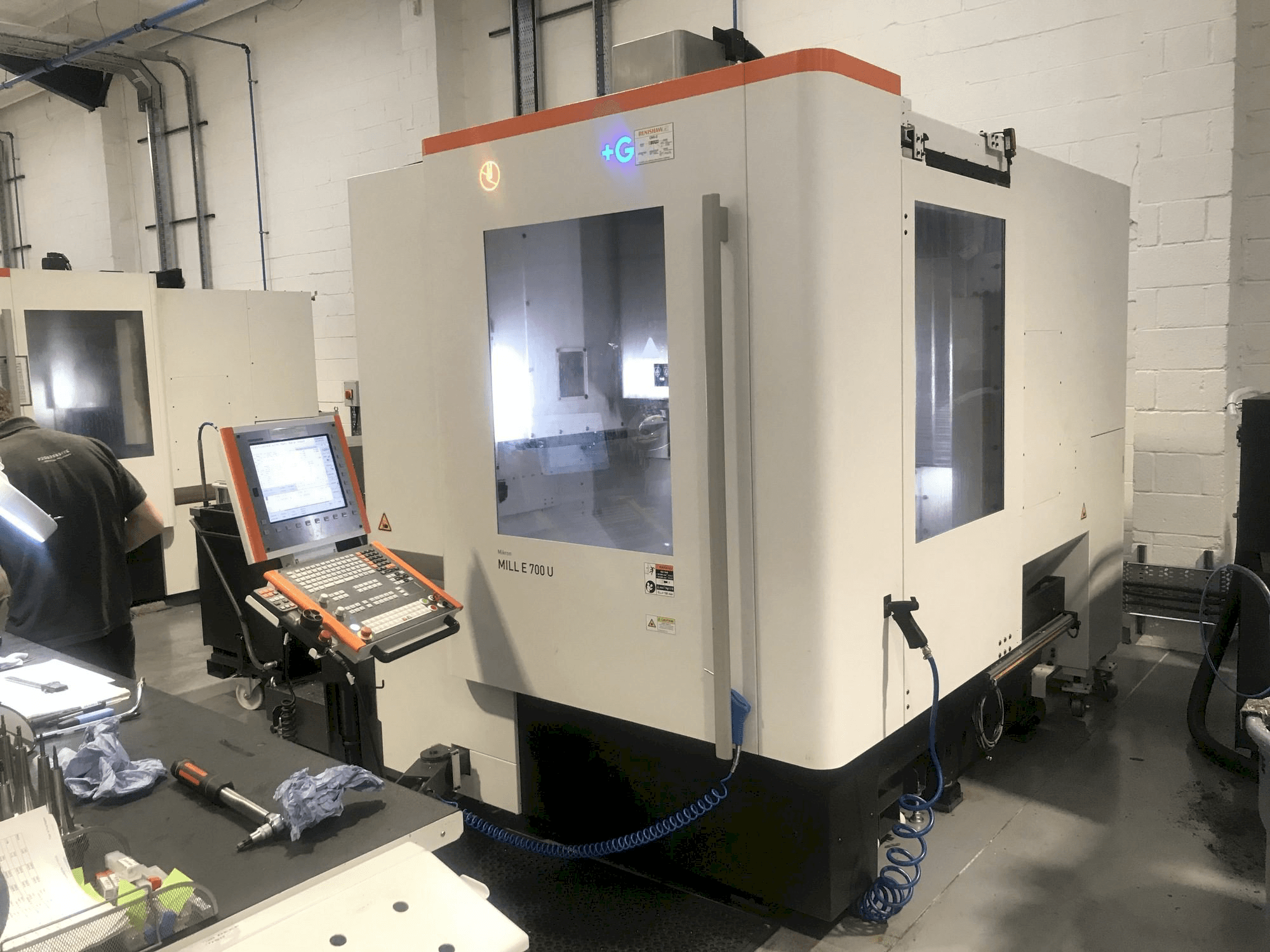 MIKRON Mill E 700 U Mašinos vaizdas iš priekio