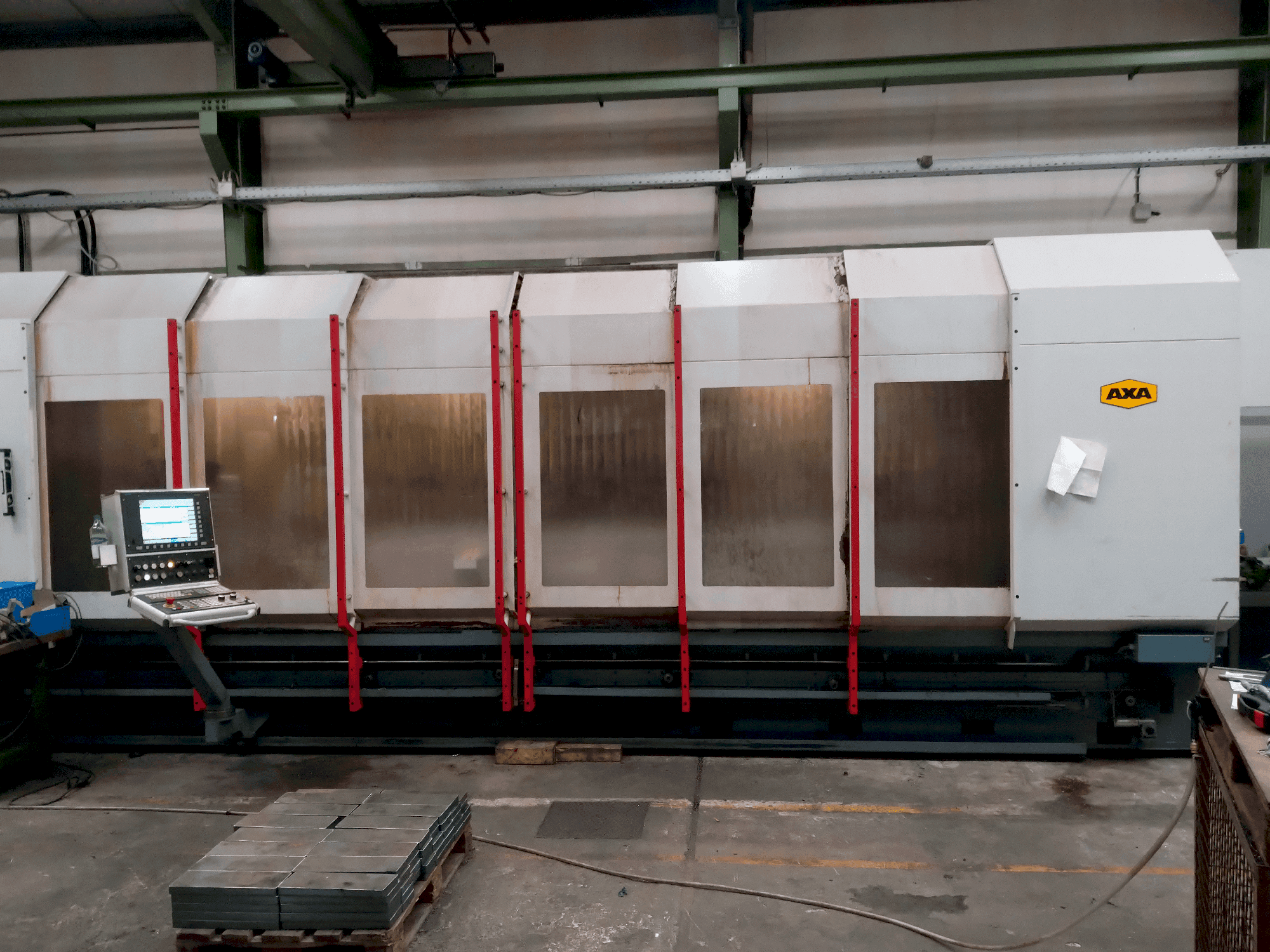 AXA VHC-2-5000-XTS-50 Mašinos vaizdas iš priekio