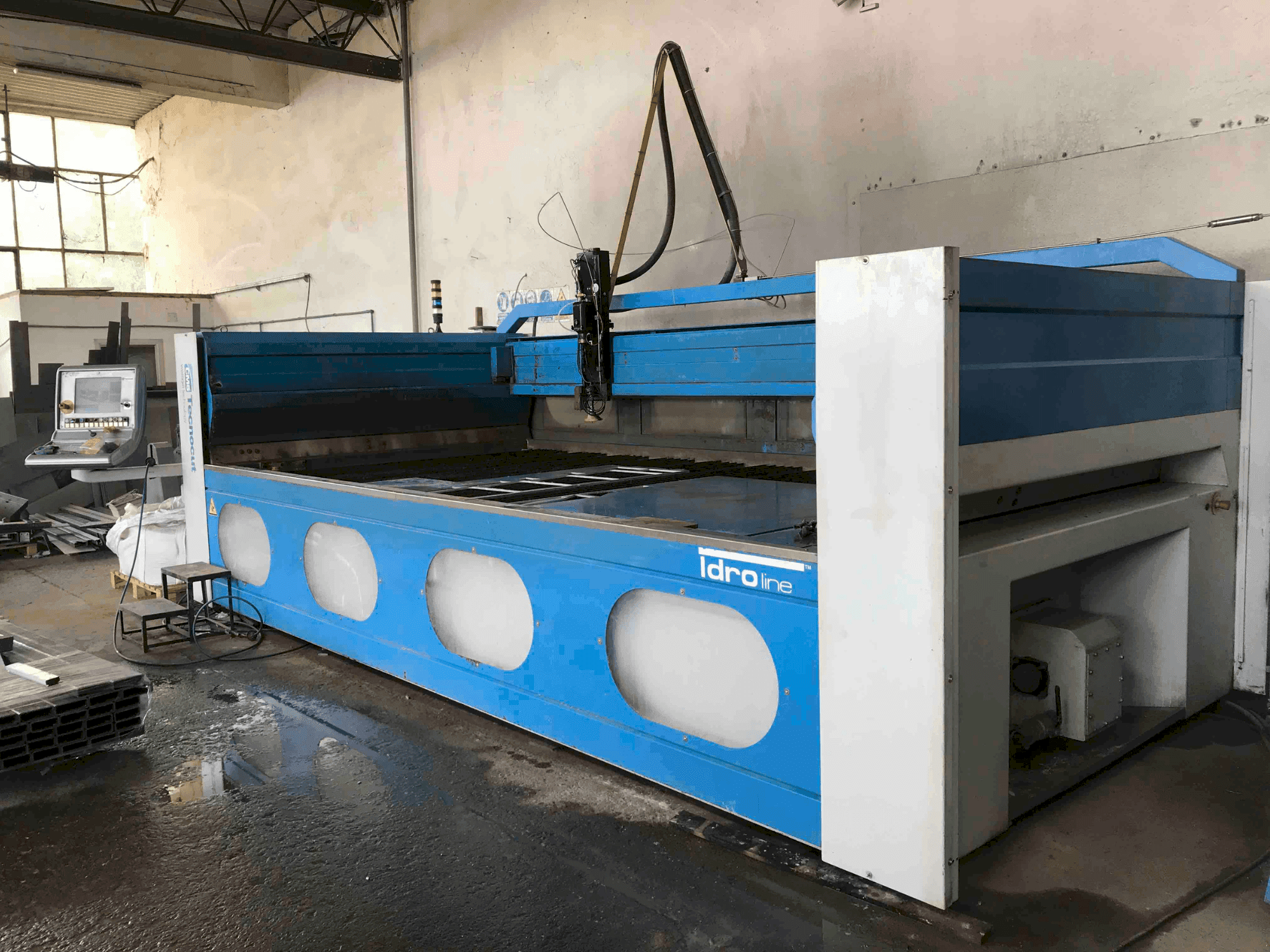 CMS tecnocut JP 60hp Mašinos vaizdas iš priekio
