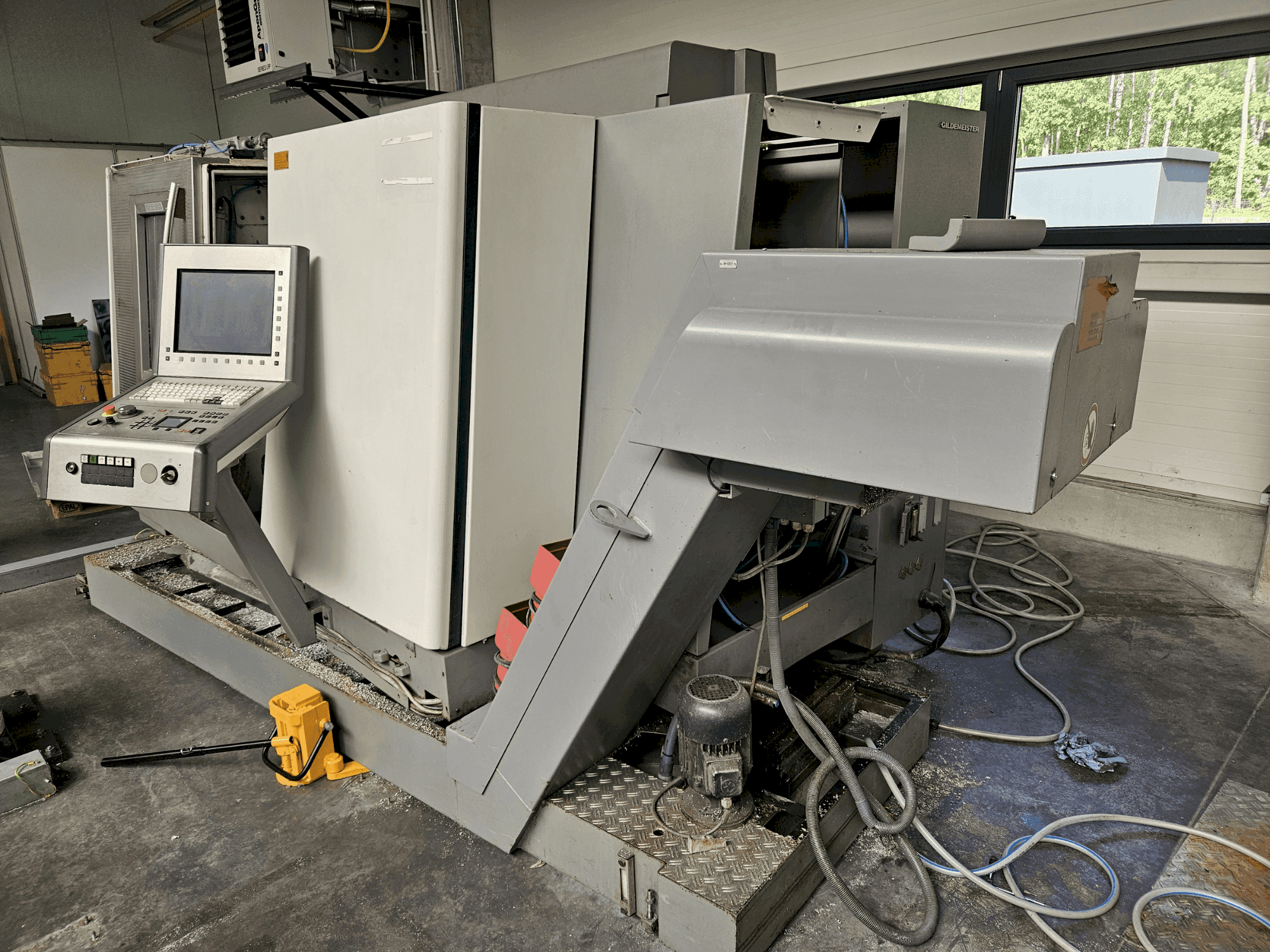 Gildemeister CTX 420 Linear Mašinos vaizdas iš priekio