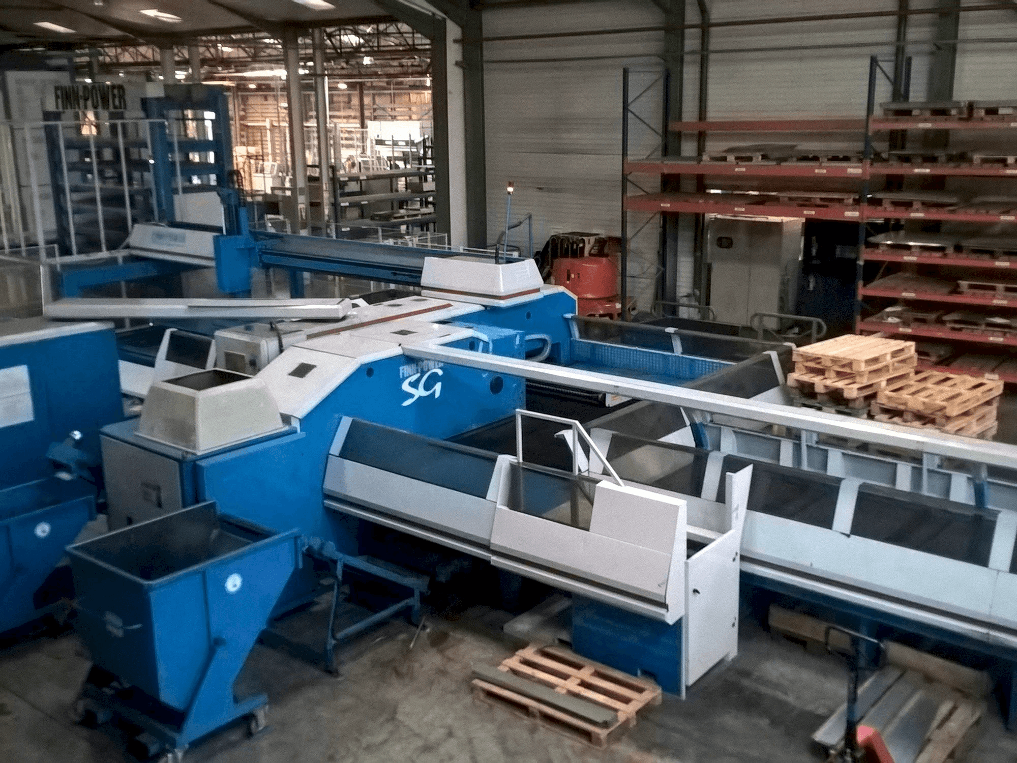 Finn-Power SG6 Mašinos vaizdas iš priekio