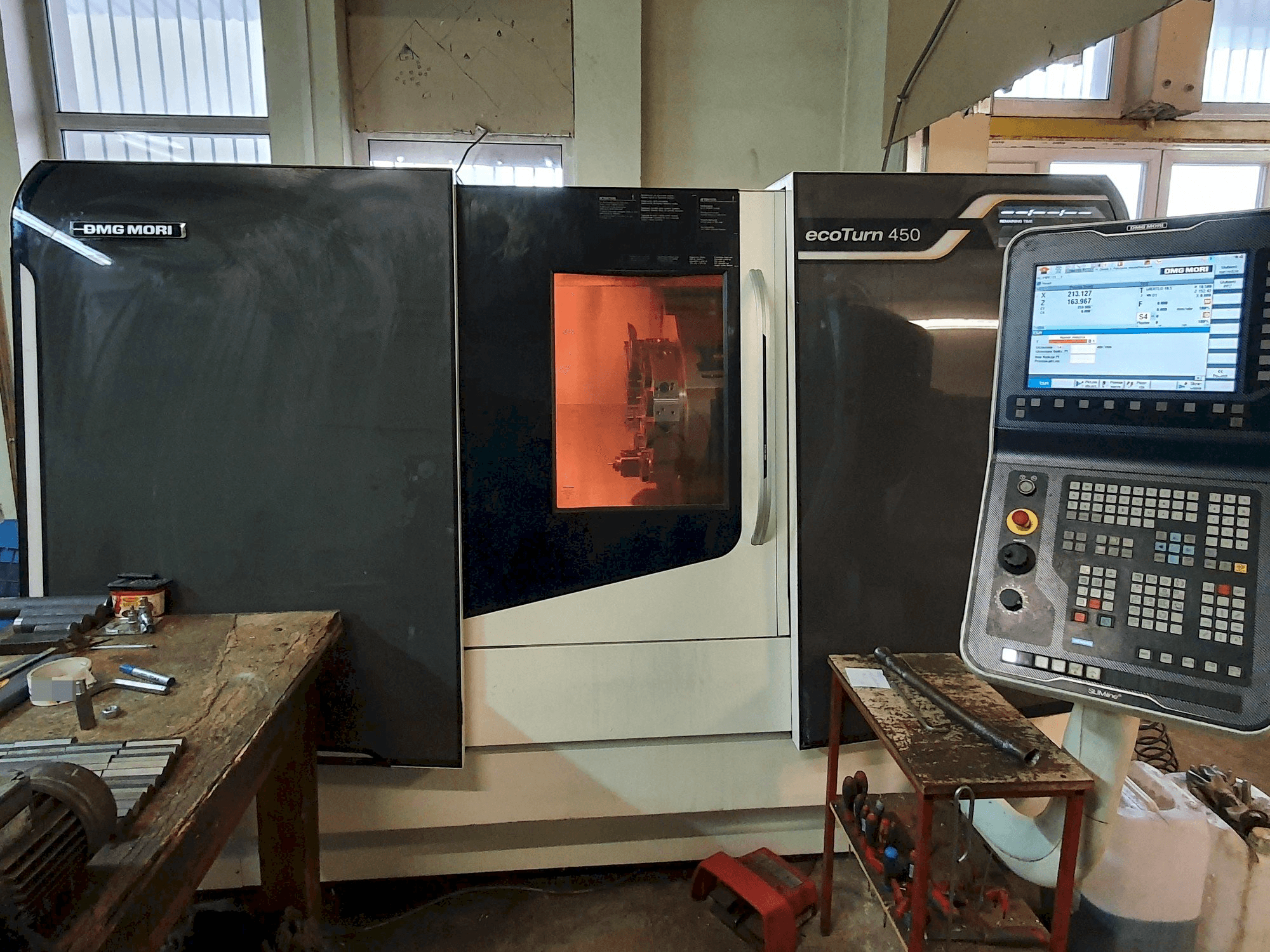 DMG MORI ecoTurn 450 Mašinos vaizdas iš priekio