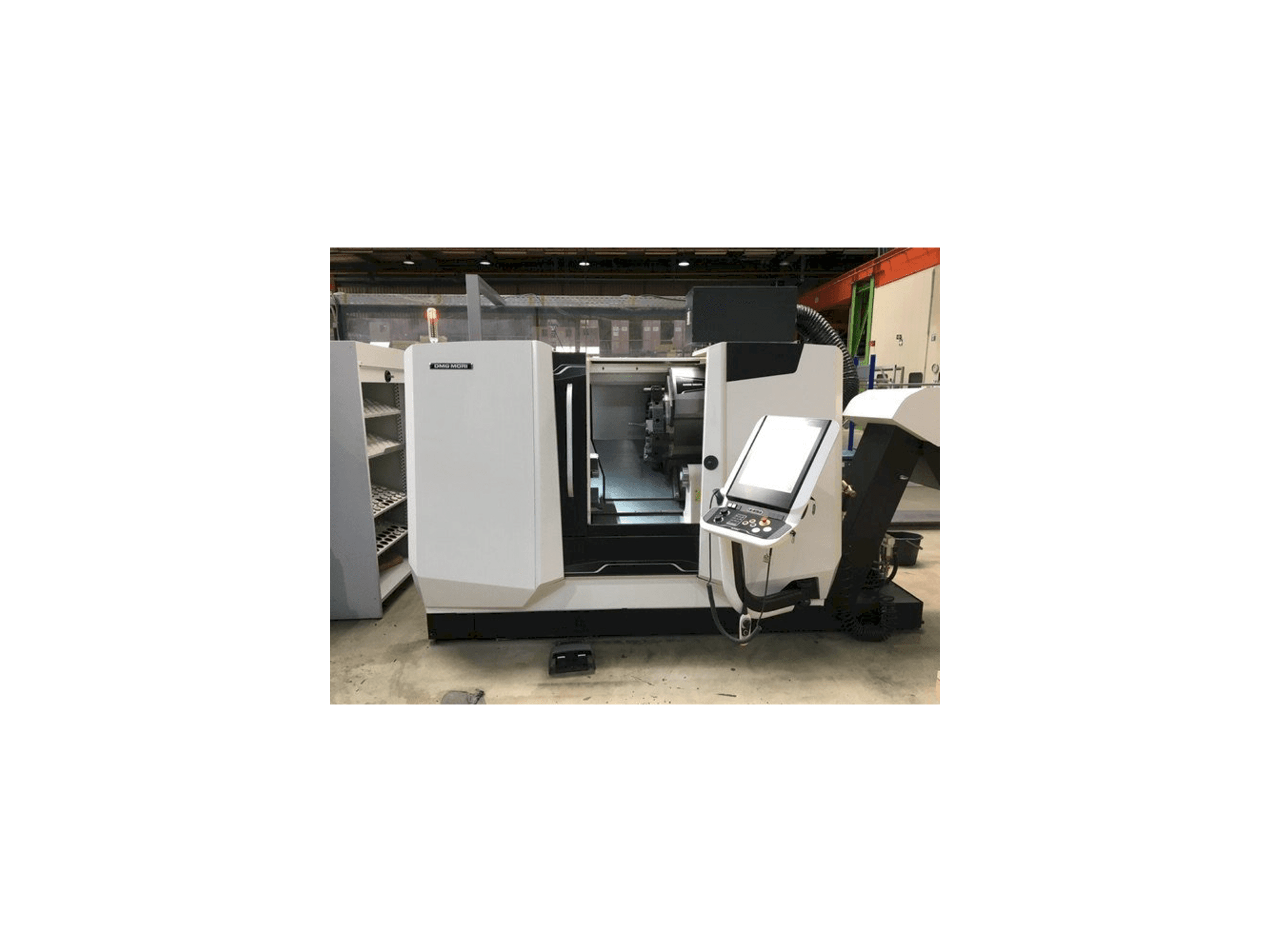 DMG MORI CLX 450 Mašinos vaizdas iš priekio