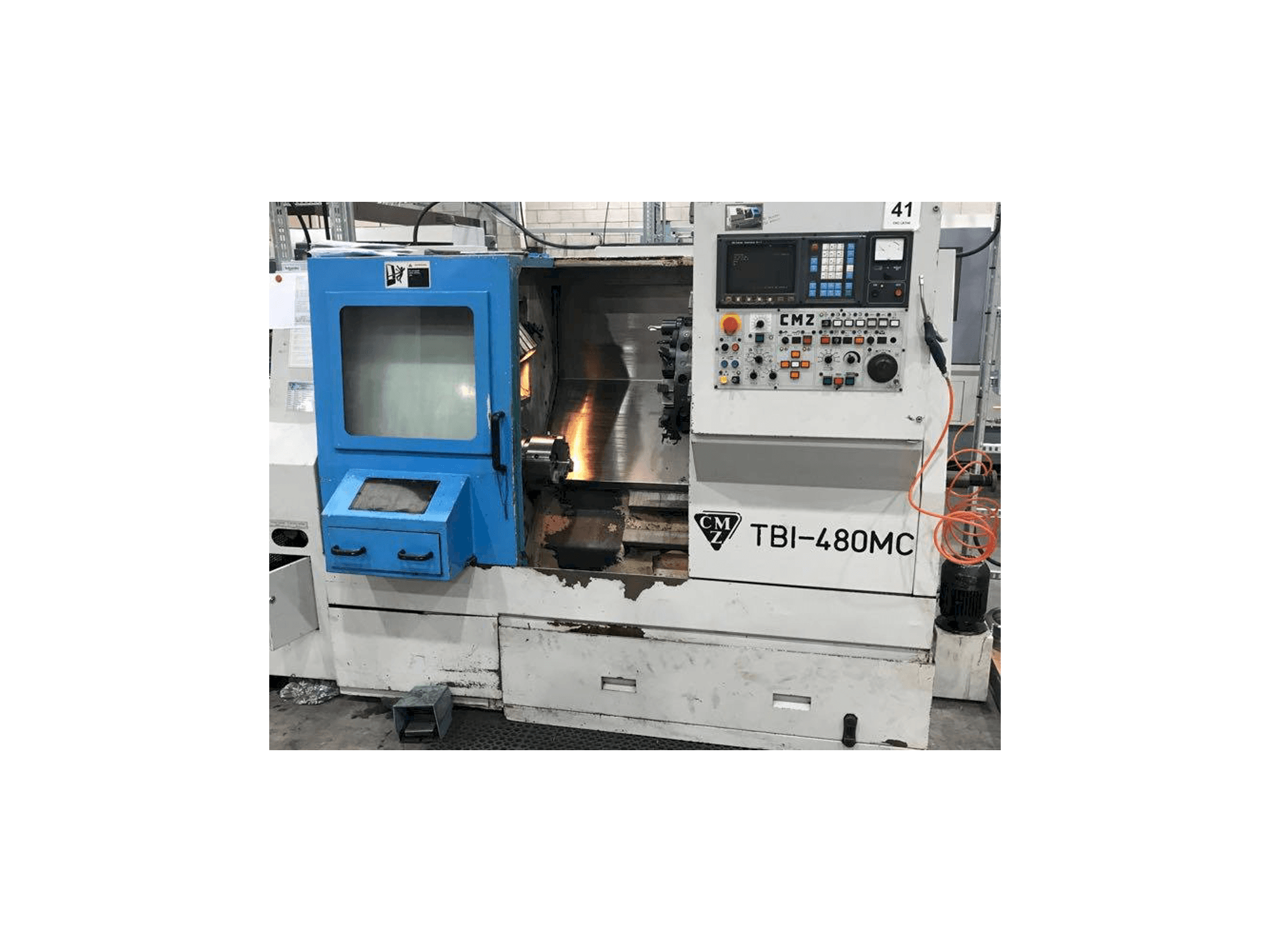 CMZ TBI-480 Mašinos vaizdas iš priekio