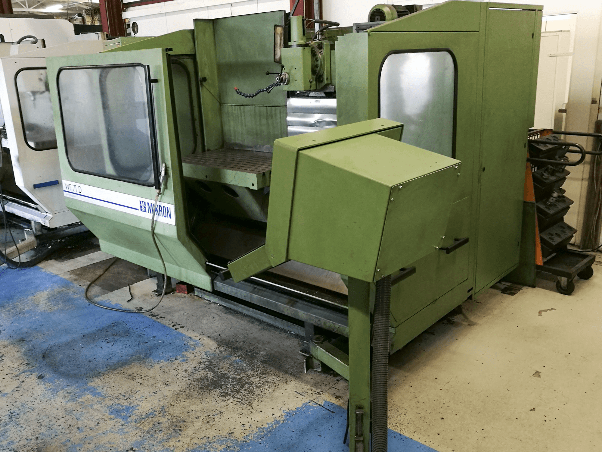 Mikron WF-71 D Mašinos dešinės pusės vaizdas