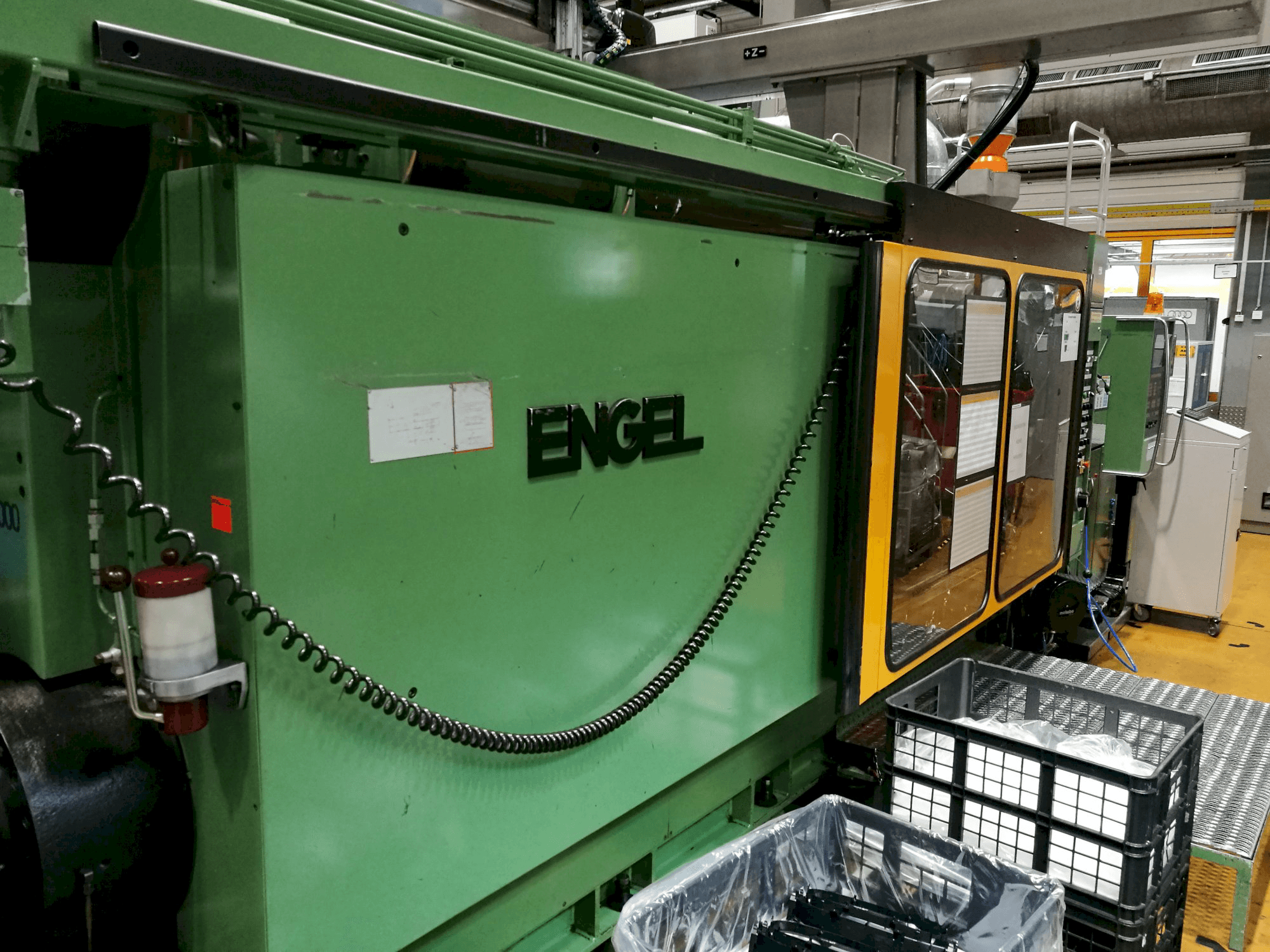 ENGEL ES 4400/800 Mašinos kairės pusės vaizdas