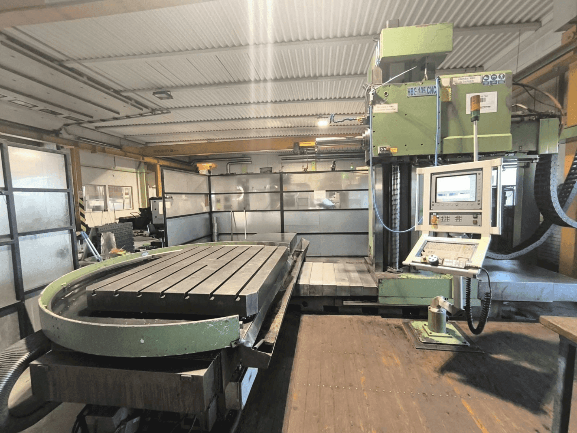 MONTAVAR HBG 105 CNC Mašinos vaizdas iš priekio