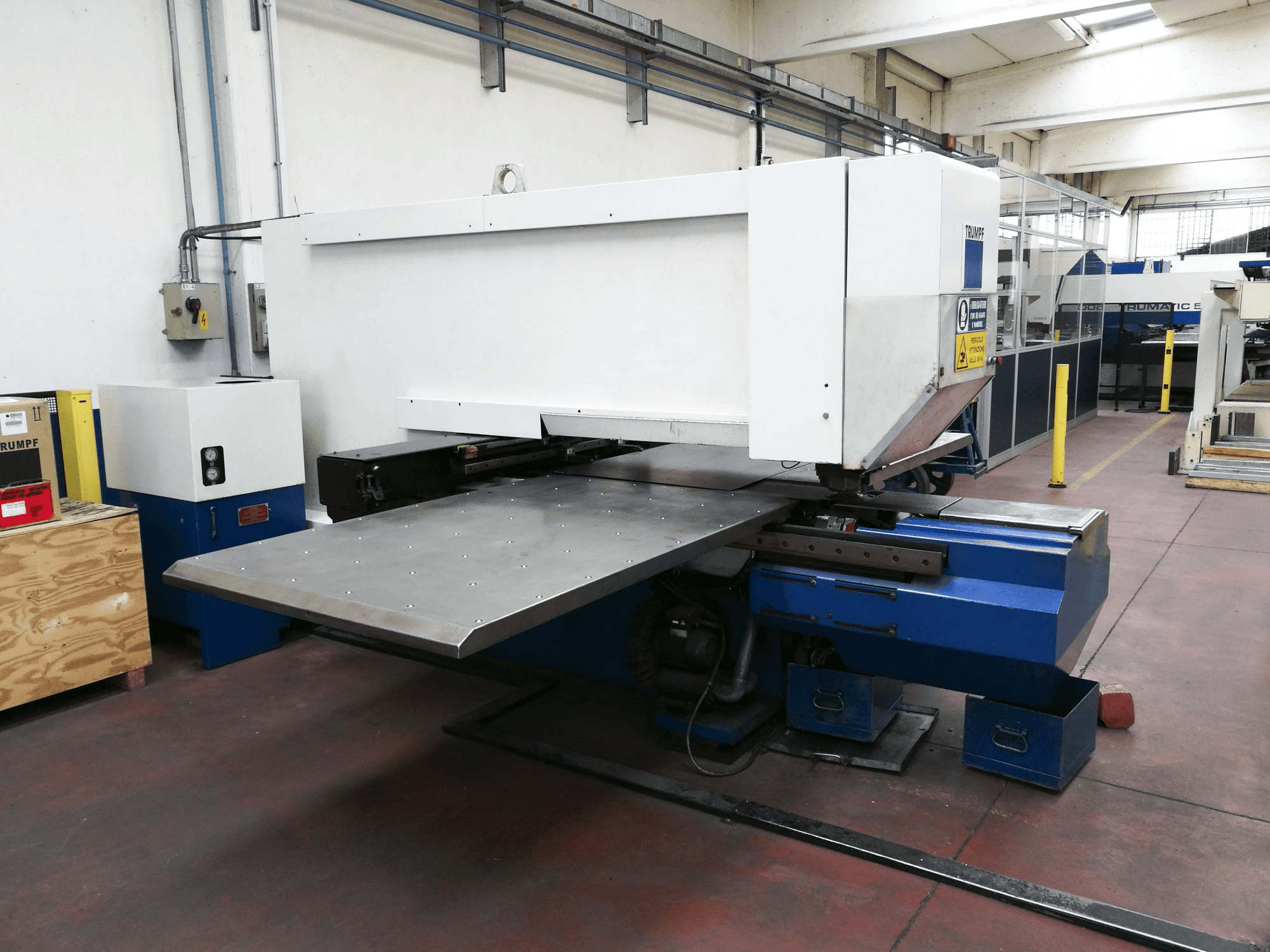 Trumpf Trumatic 240 Mašinos kairės pusės vaizdas