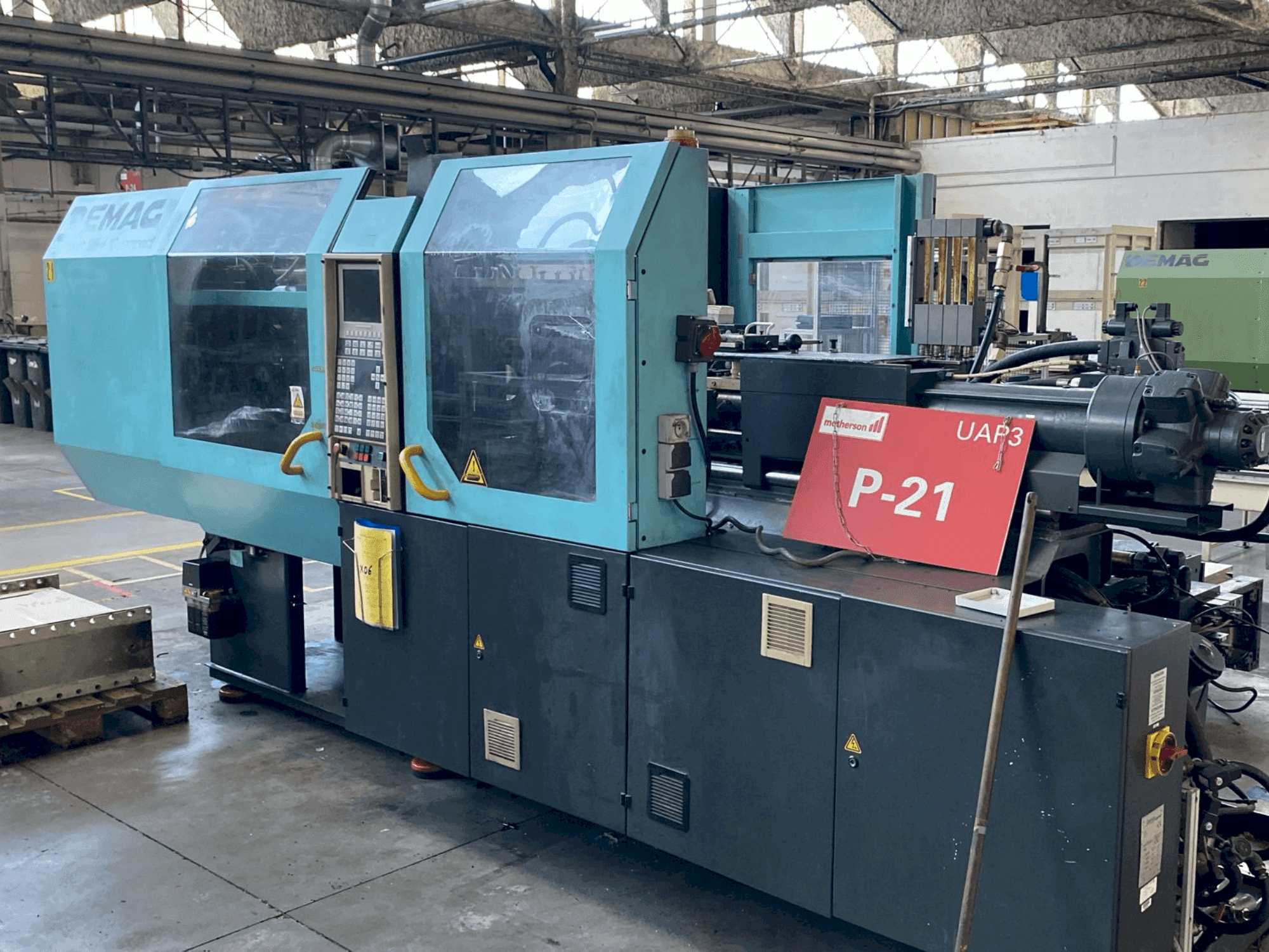 DEMAG Ergotech Compact 125-440 Mašinos vaizdas iš priekio