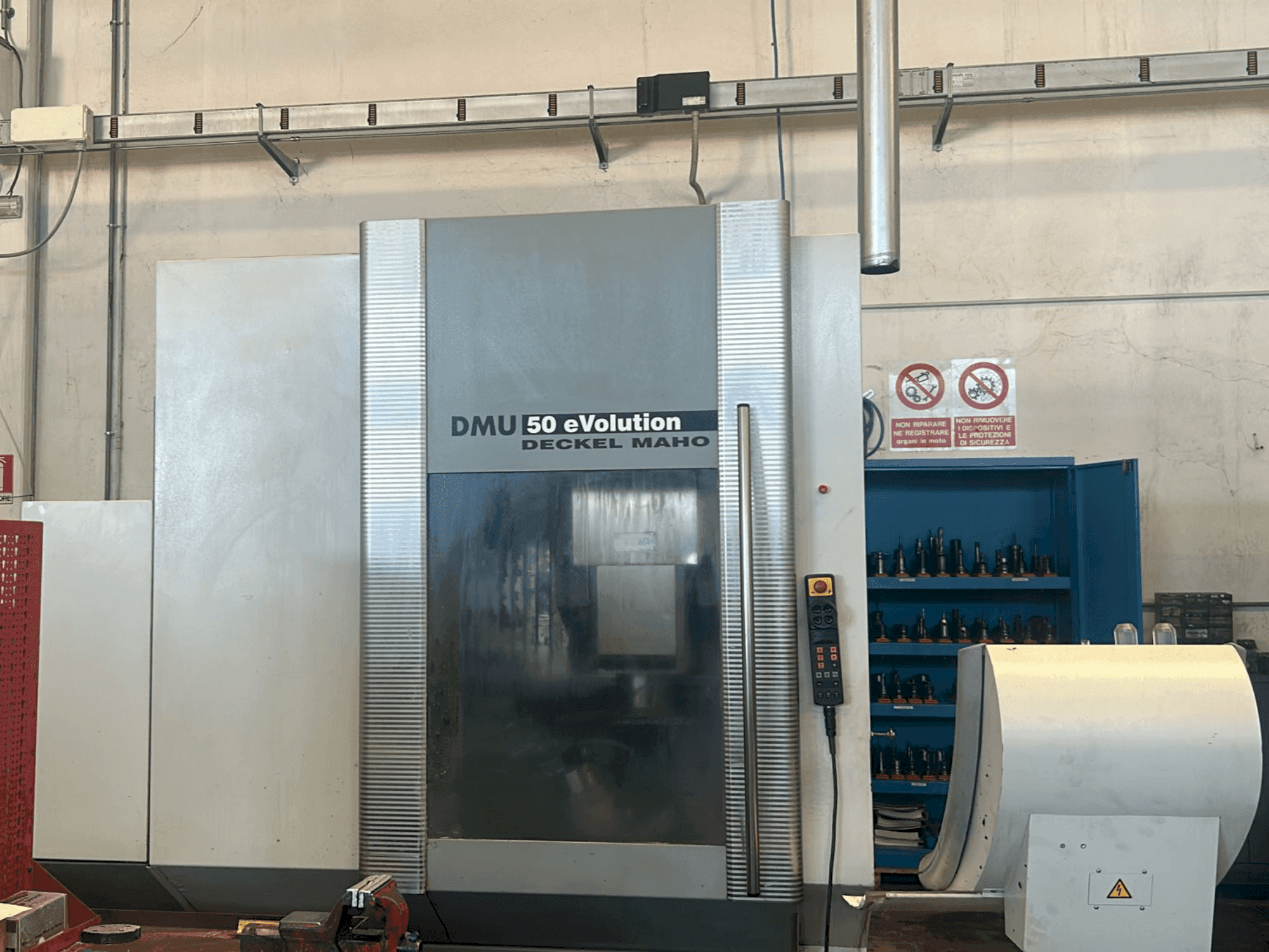DECKEL MAHO DMU 50 Evolution Mašinos vaizdas iš priekio