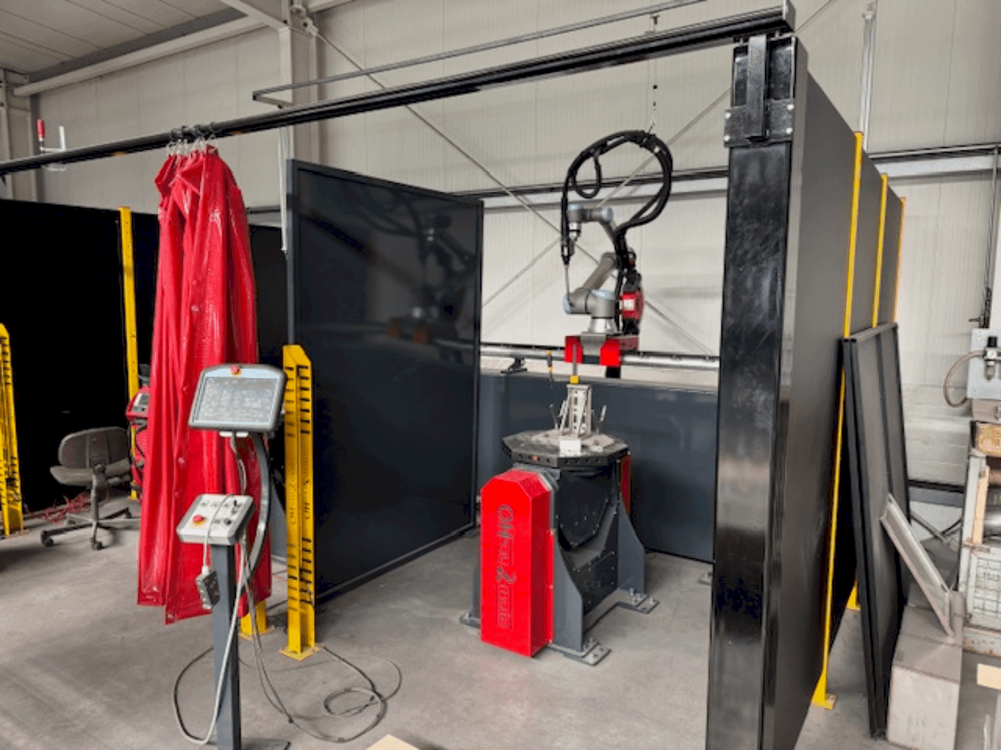 FRONIUS UR10 Roboter e-Series Mašinos vaizdas iš priekio