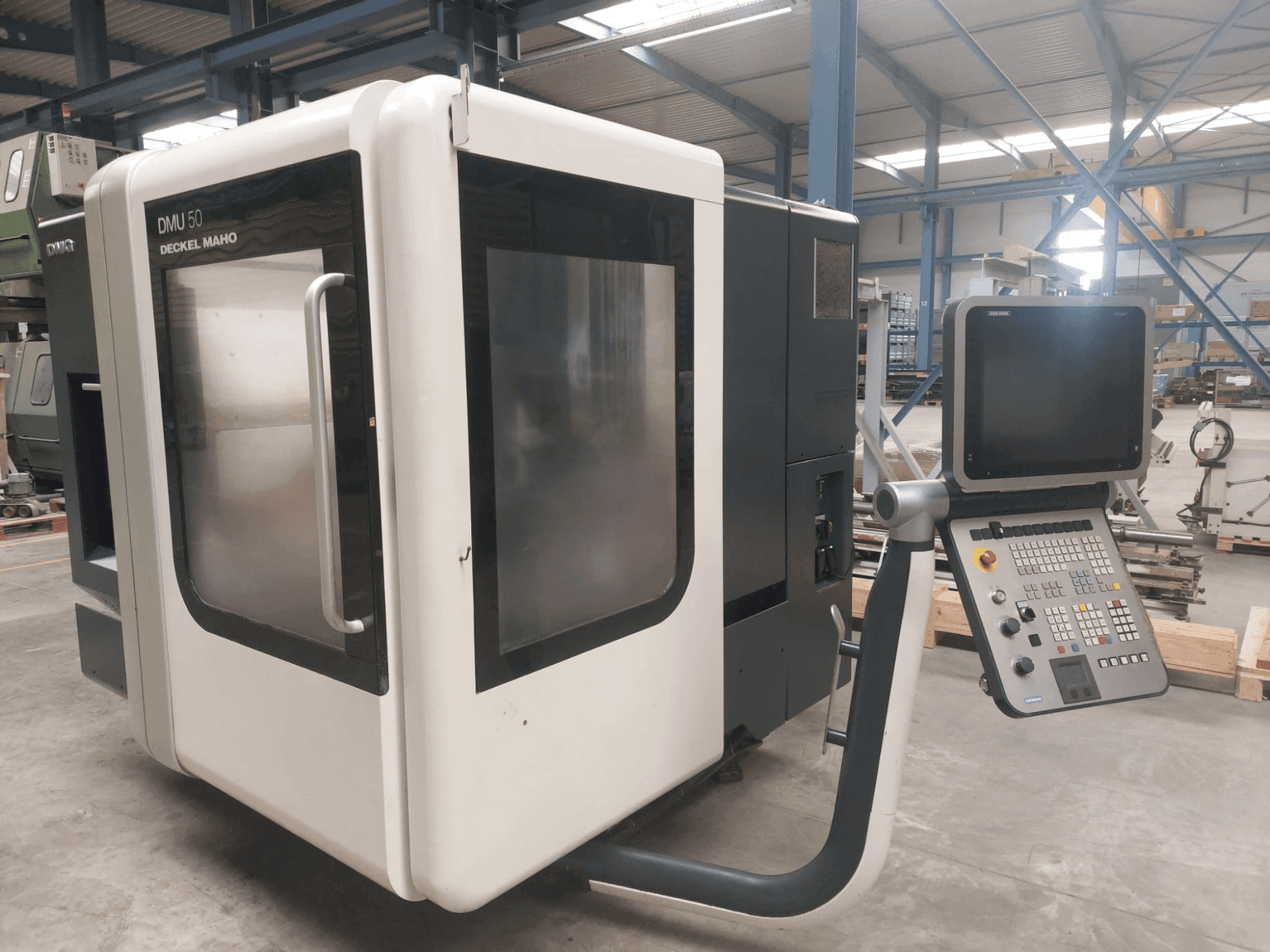 DMG DECKEL MAHO DMU 50 Mašinos vaizdas iš priekio