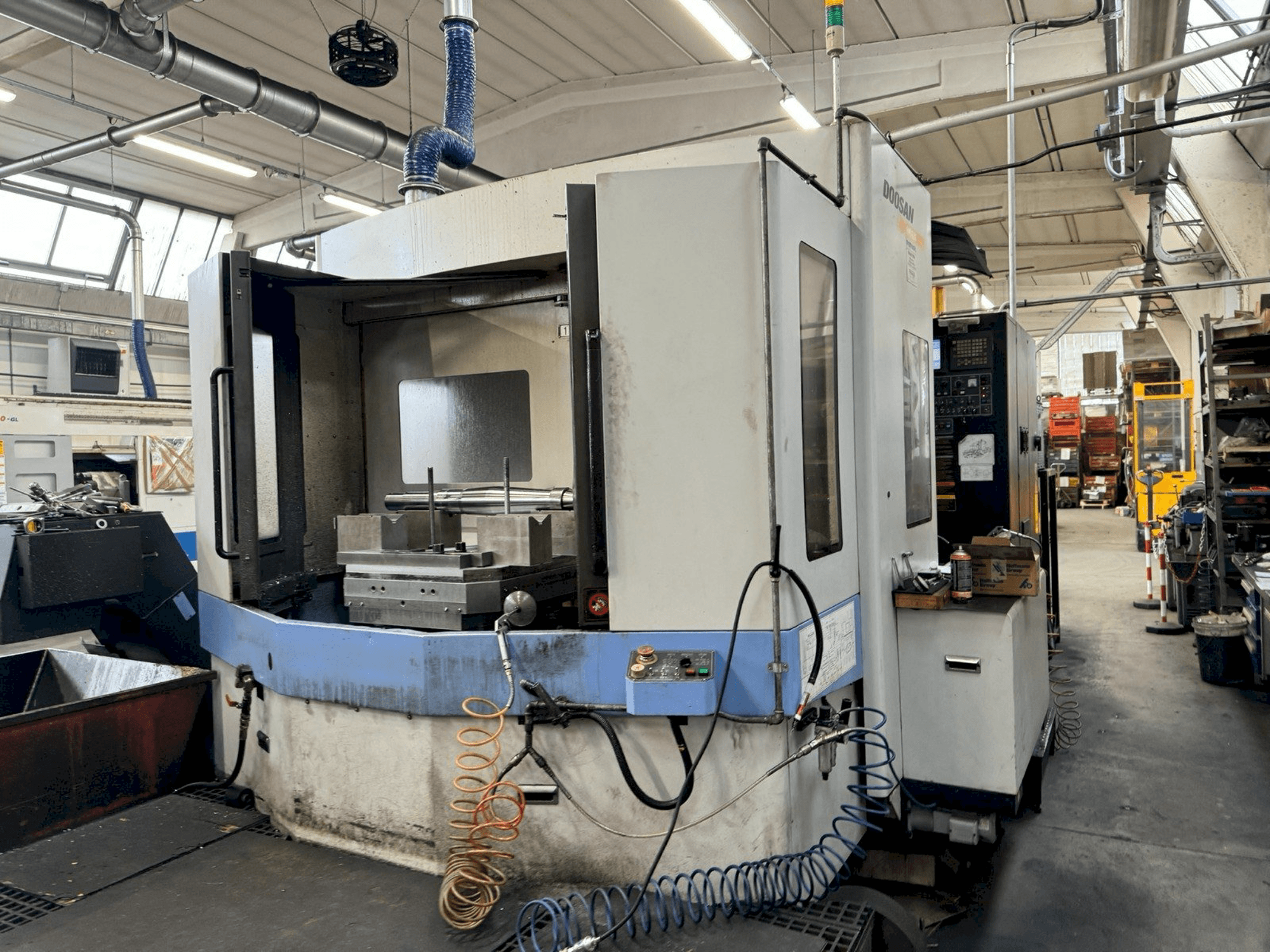 DOOSAN HM 630 Mašinos vaizdas iš priekio