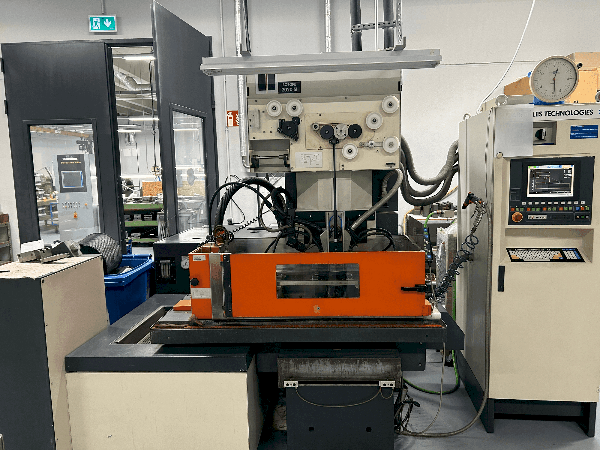 CHARMILLES ROBOFIL 2020 SI Mašinos vaizdas iš priekio