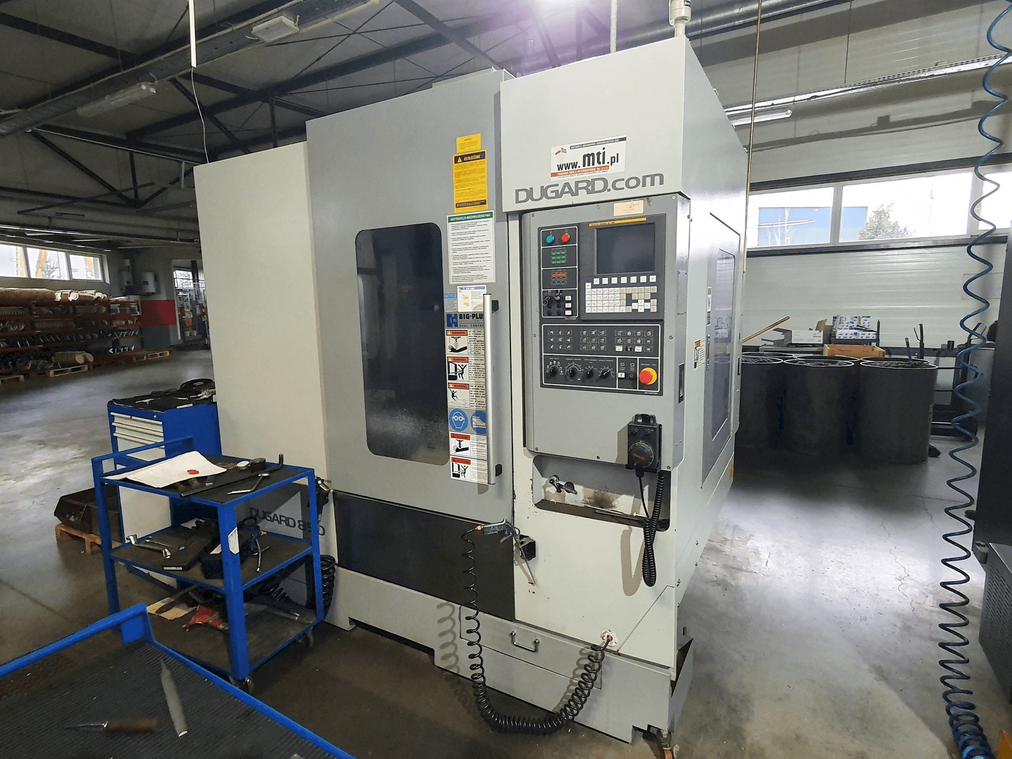Dugard 850 VMC Mašinos vaizdas iš priekio