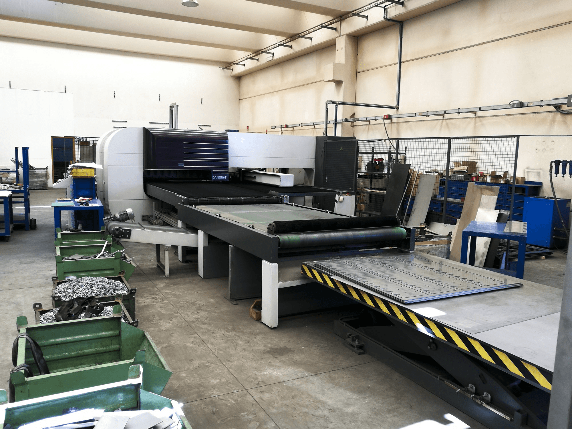 DANOBAT Cupra 30 Mašinos kairės pusės vaizdas