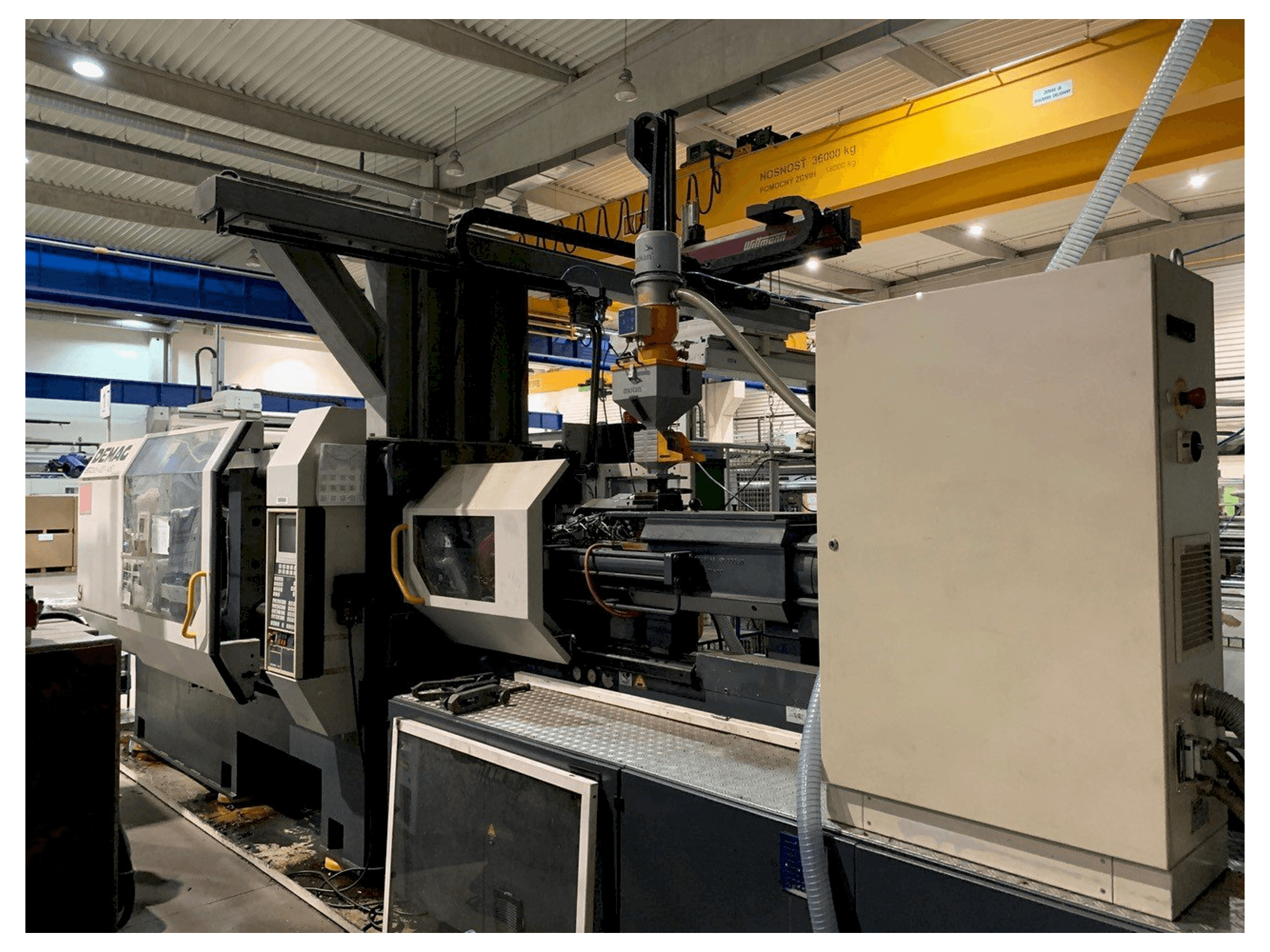 DEMAG Ergotech 4200-1450 Mašinos vaizdas iš priekio