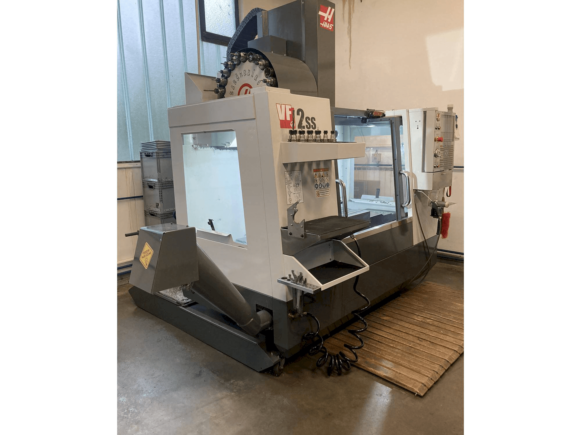 HAAS VF-2 SS Mašinos vaizdas iš kairės pusės