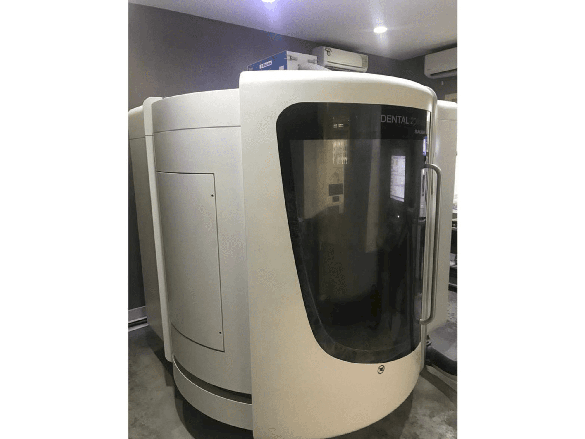 DMG Mori Seiki HSC 20 Linear Dental Sauer Mašinos vaizdas iš priekio