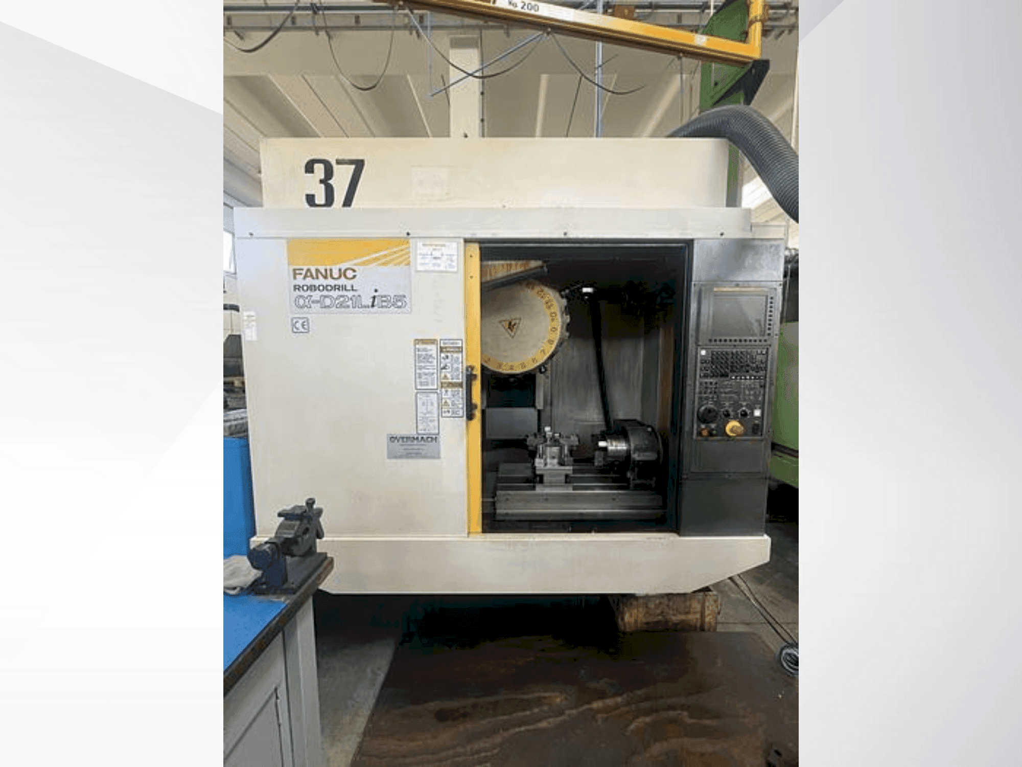 FANUC Robodrill α-D21LiB5 Mašinos vaizdas iš priekio