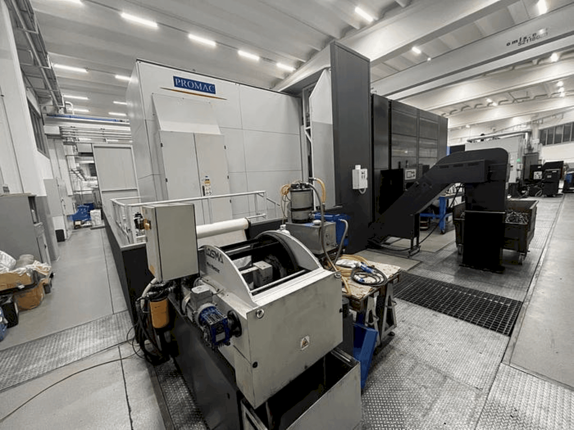 PROMAC ETESIAN HMC. A PORTALE Mašinos vaizdas iš priekio