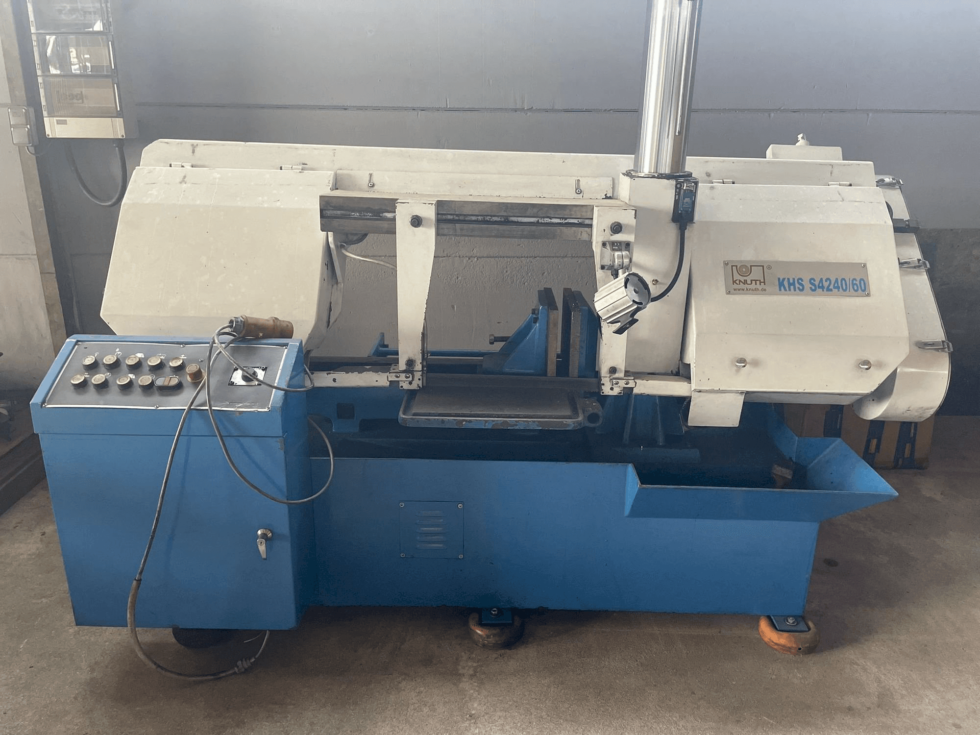 KNUTH KHS S4240/60 Mašinos vaizdas iš priekio
