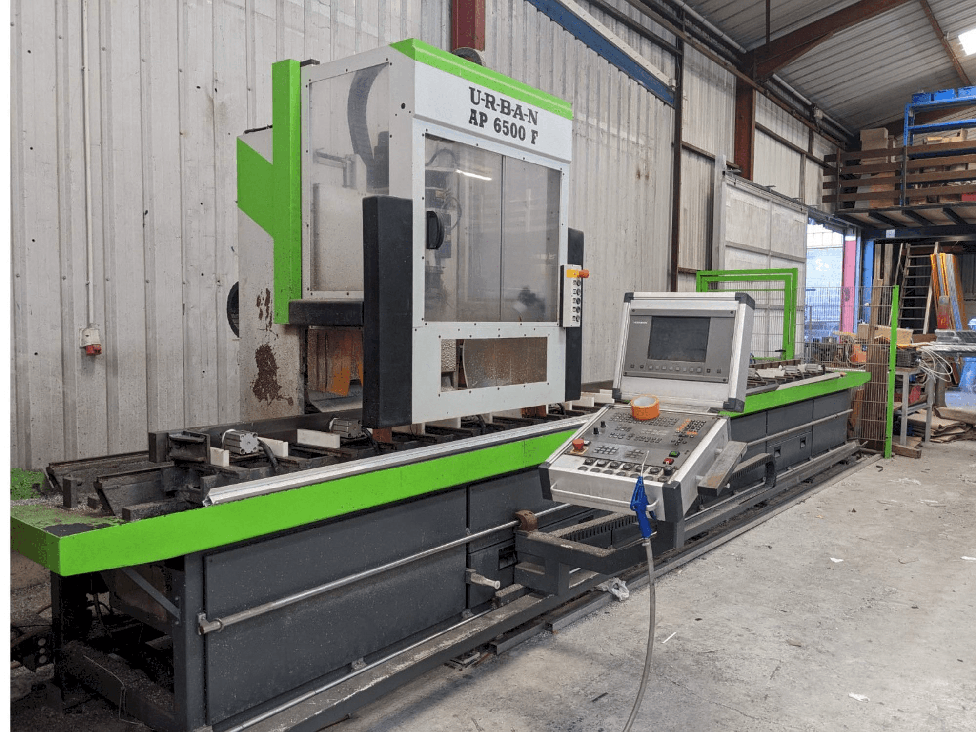 URBAN AP6500 Mašinos vaizdas iš priekio