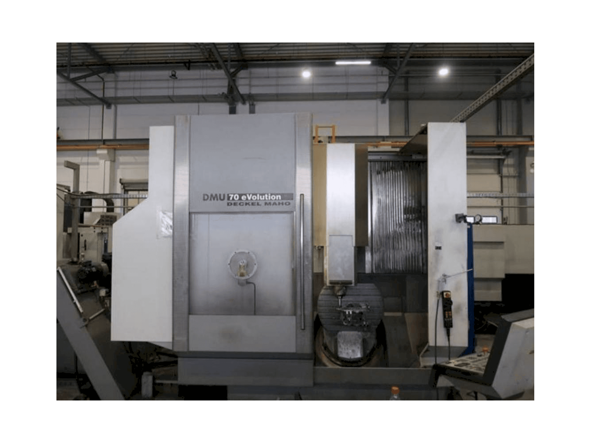 DECKEL MAHO DMU 70 eVolution Mašinos vaizdas iš priekio