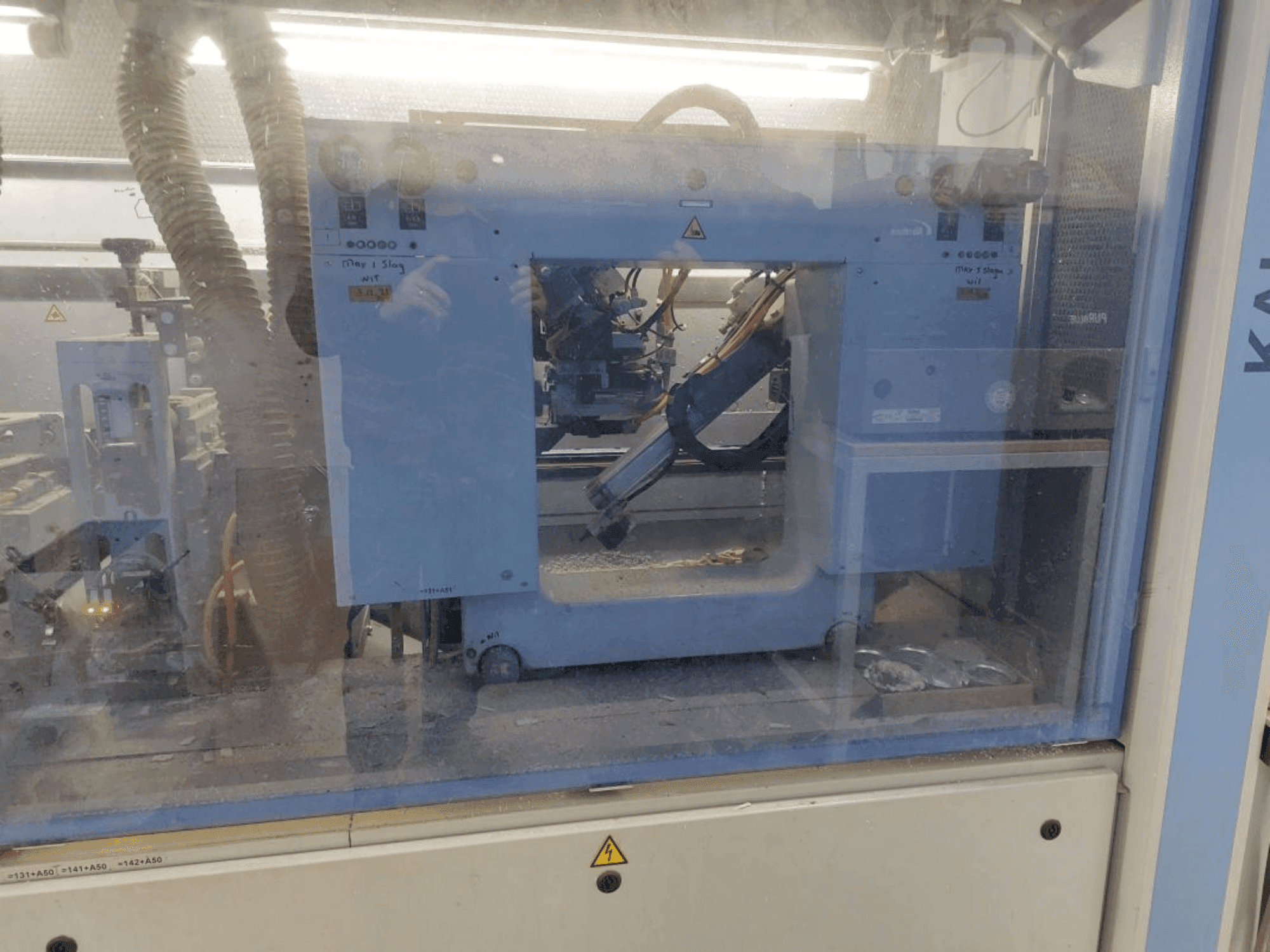 HOMAG KAL 330/9/A6/L Mašinos vaizdas iš priekio