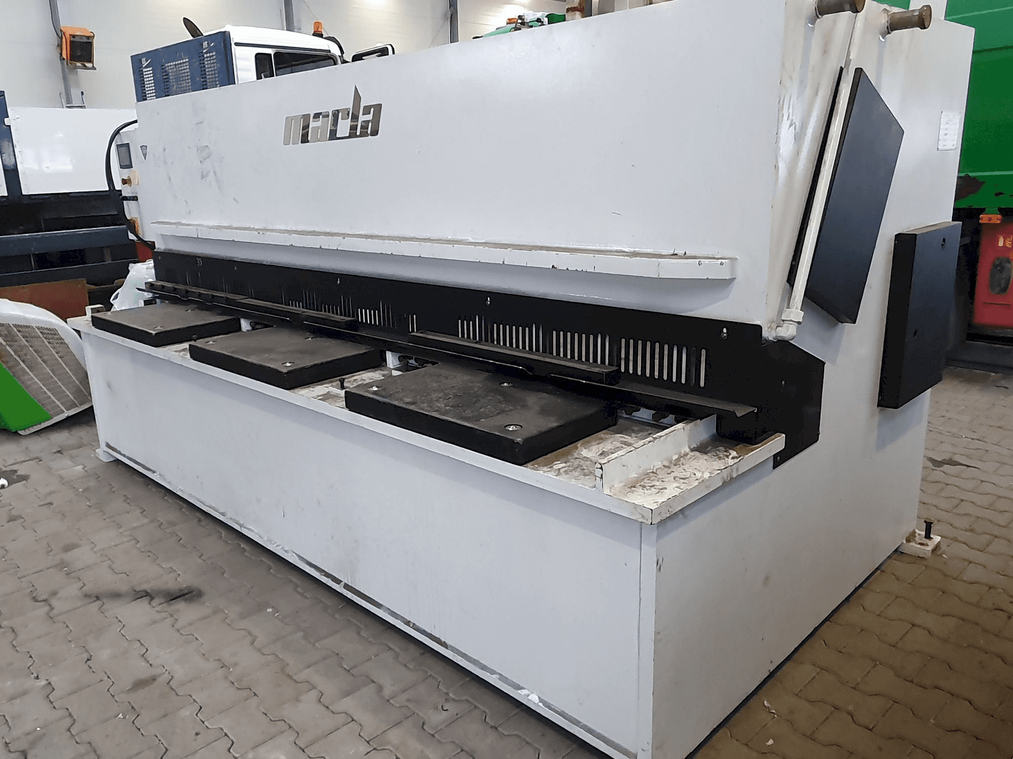 MARLA S-CUT 3010 Mašinos vaizdas iš priekio