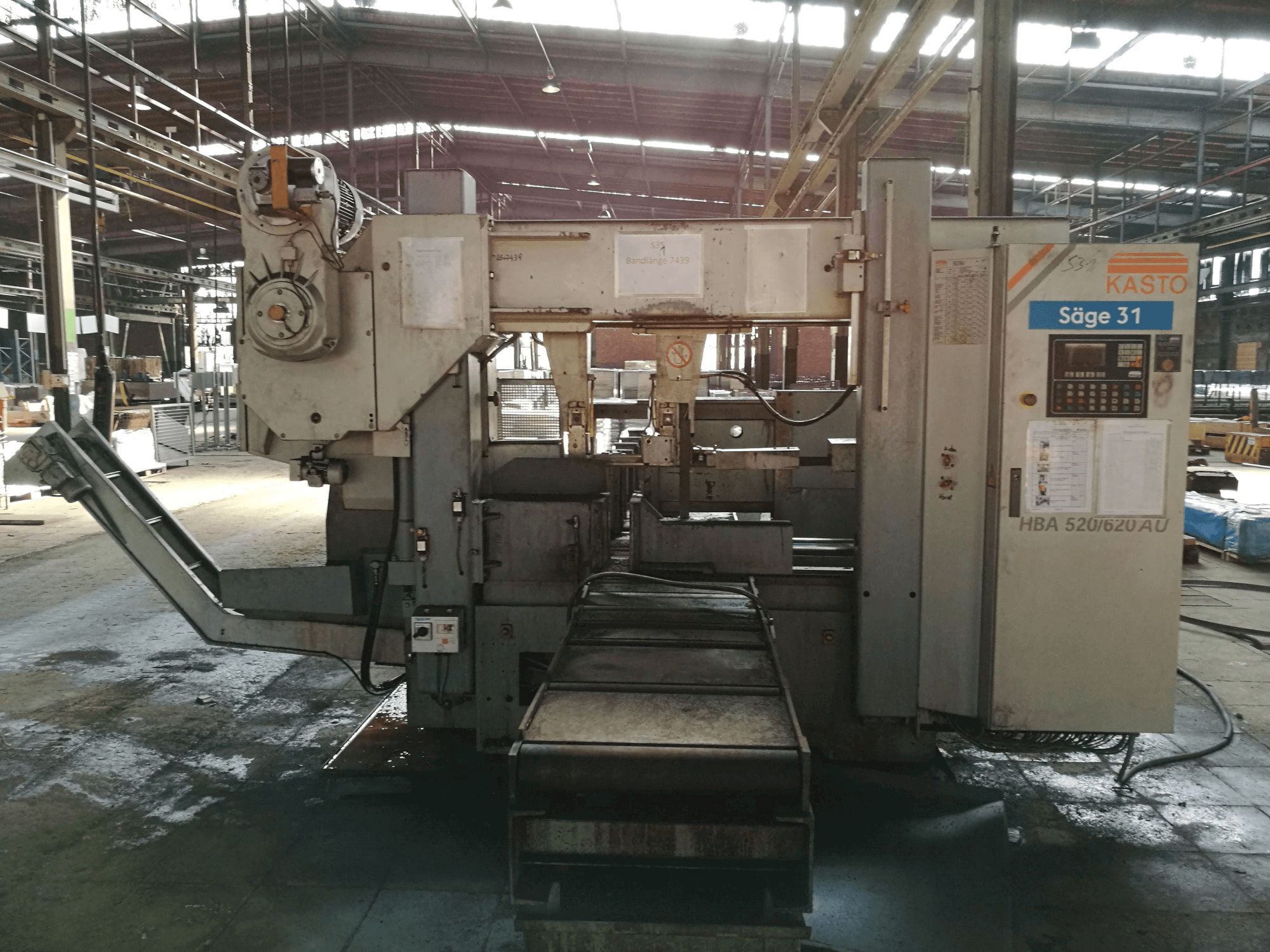 KASTO HBA 520/620 AU Mašinos vaizdas iš priekio