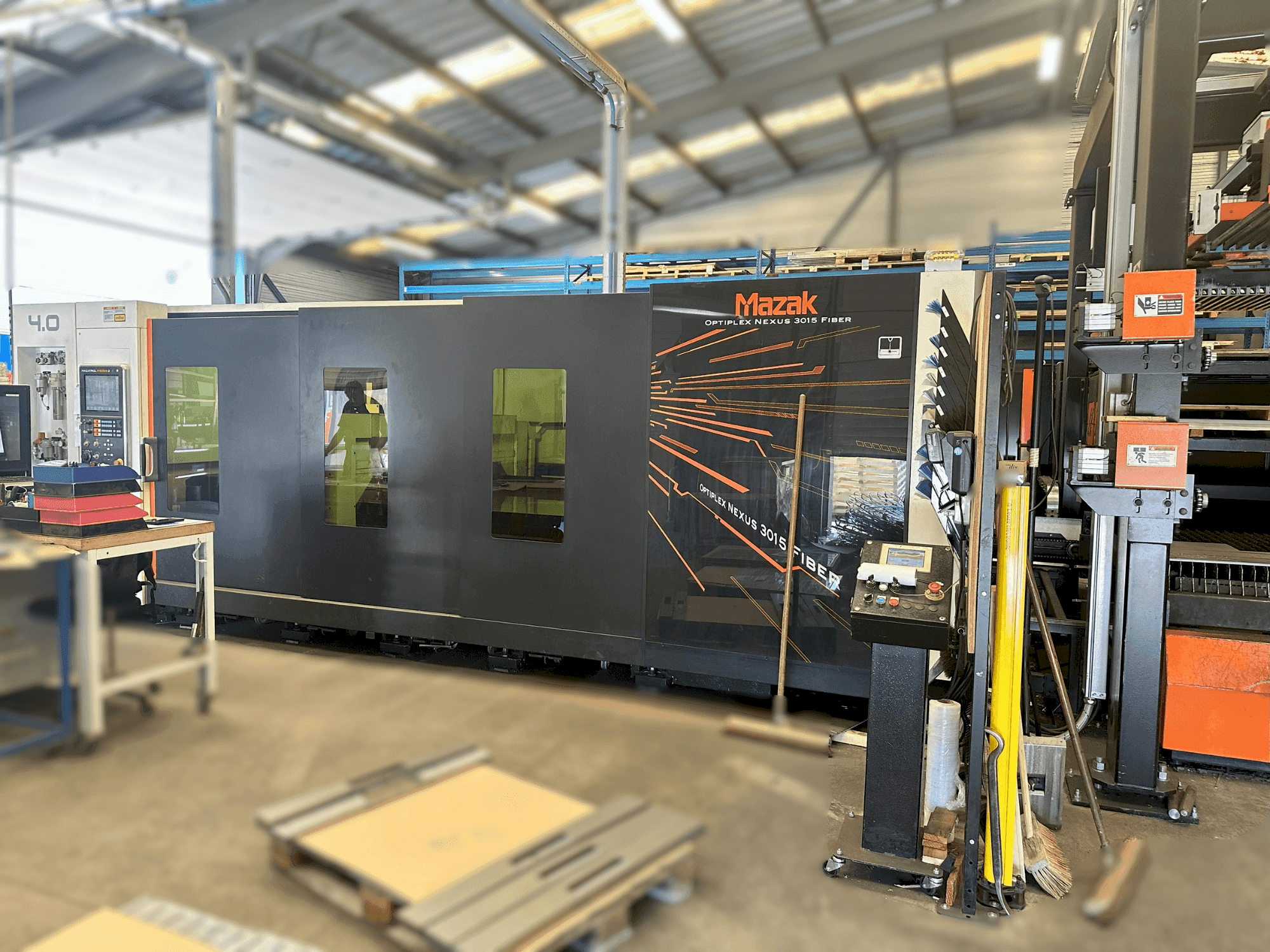 Mazak Optiplex Nexus 3015 4,0kW Fiber + Fasani CSS3015 Mašinos vaizdas iš priekio