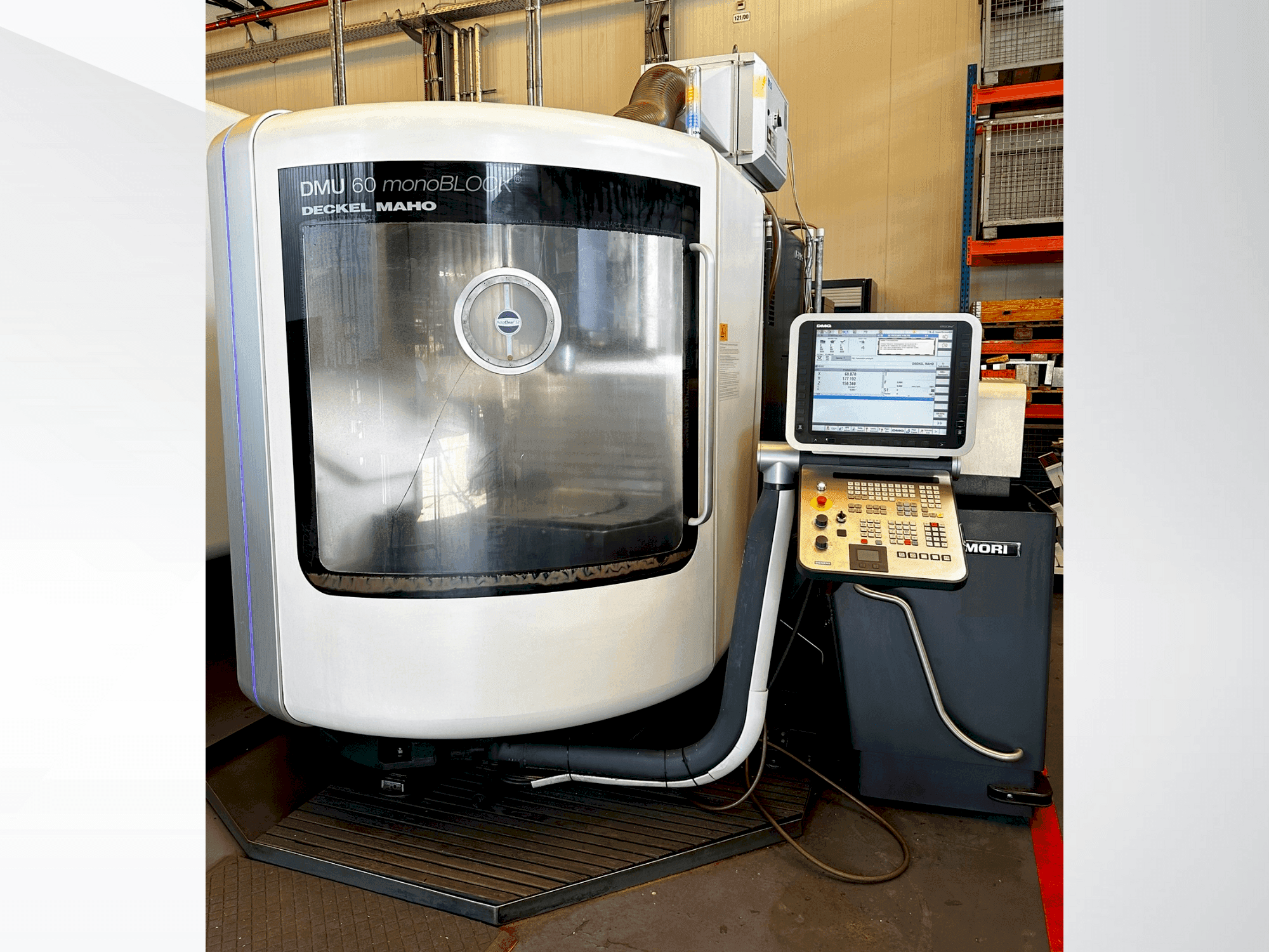 DMG MORI DMU 60 monoBLOCK Mašinos vaizdas iš priekio